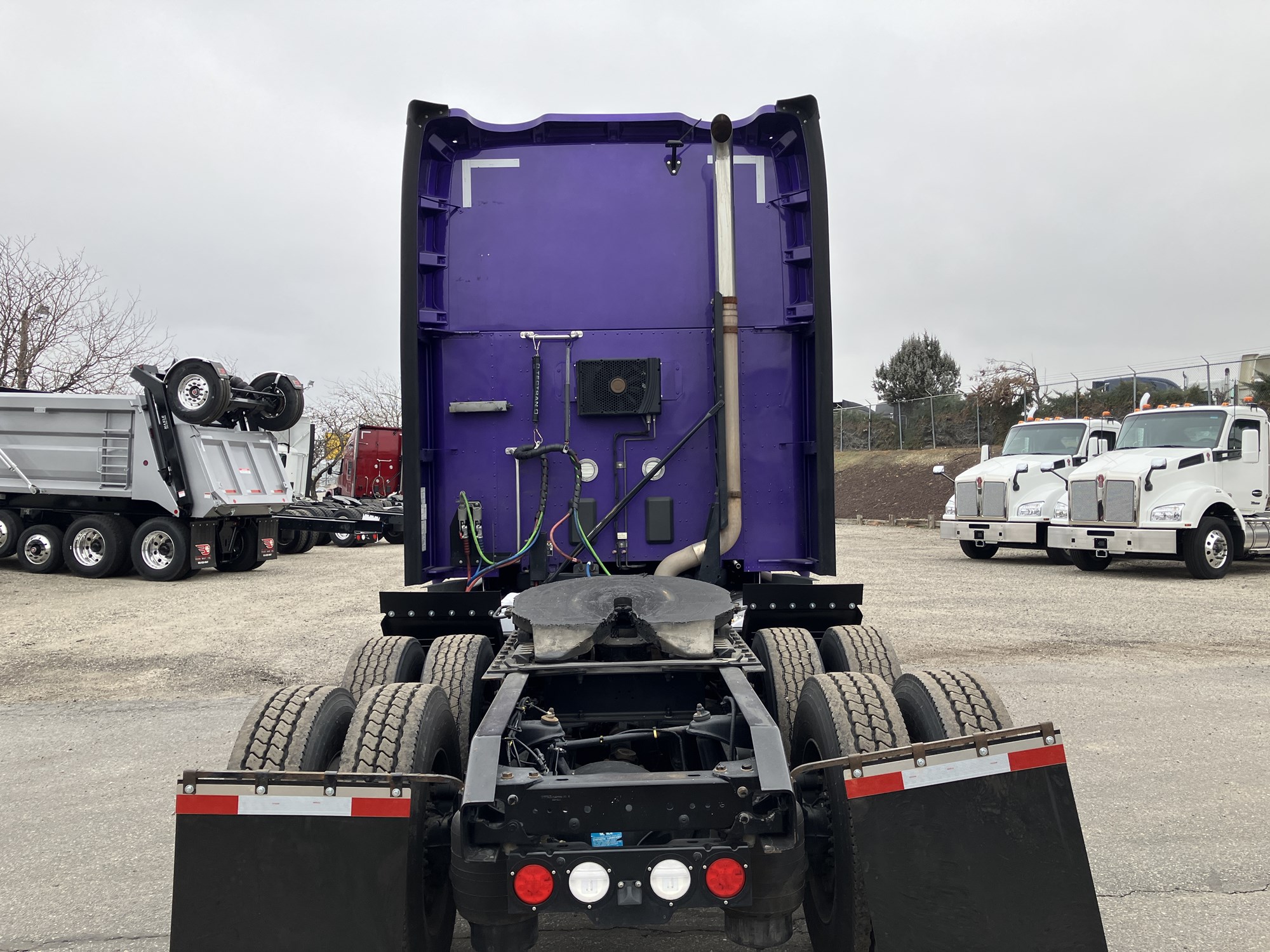 2021 Kenworth T680 2021 Kenworth T680 - image 4 of 6