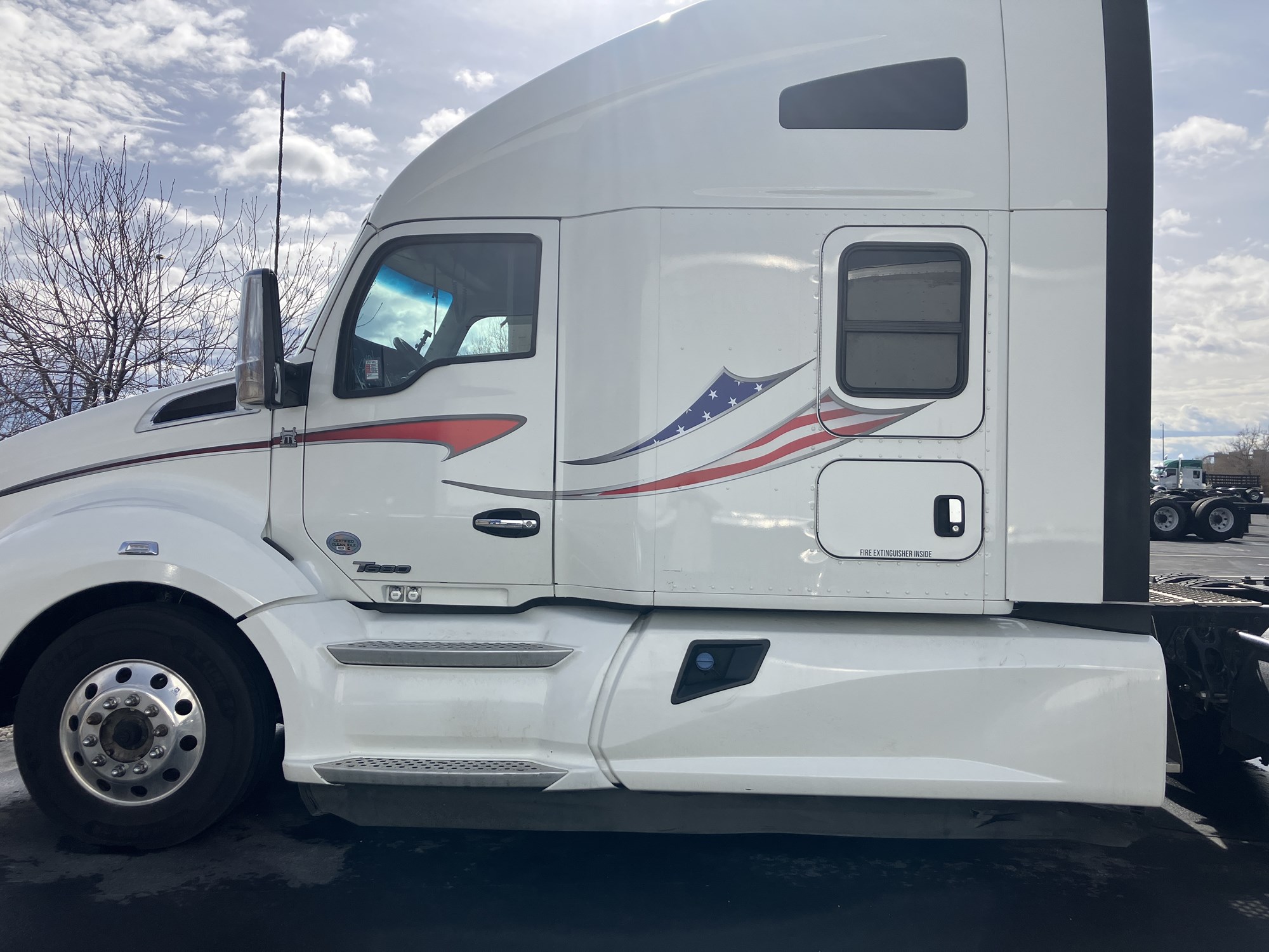 2021 Kenworth T680 2021 Kenworth T680 - image 4 of 6