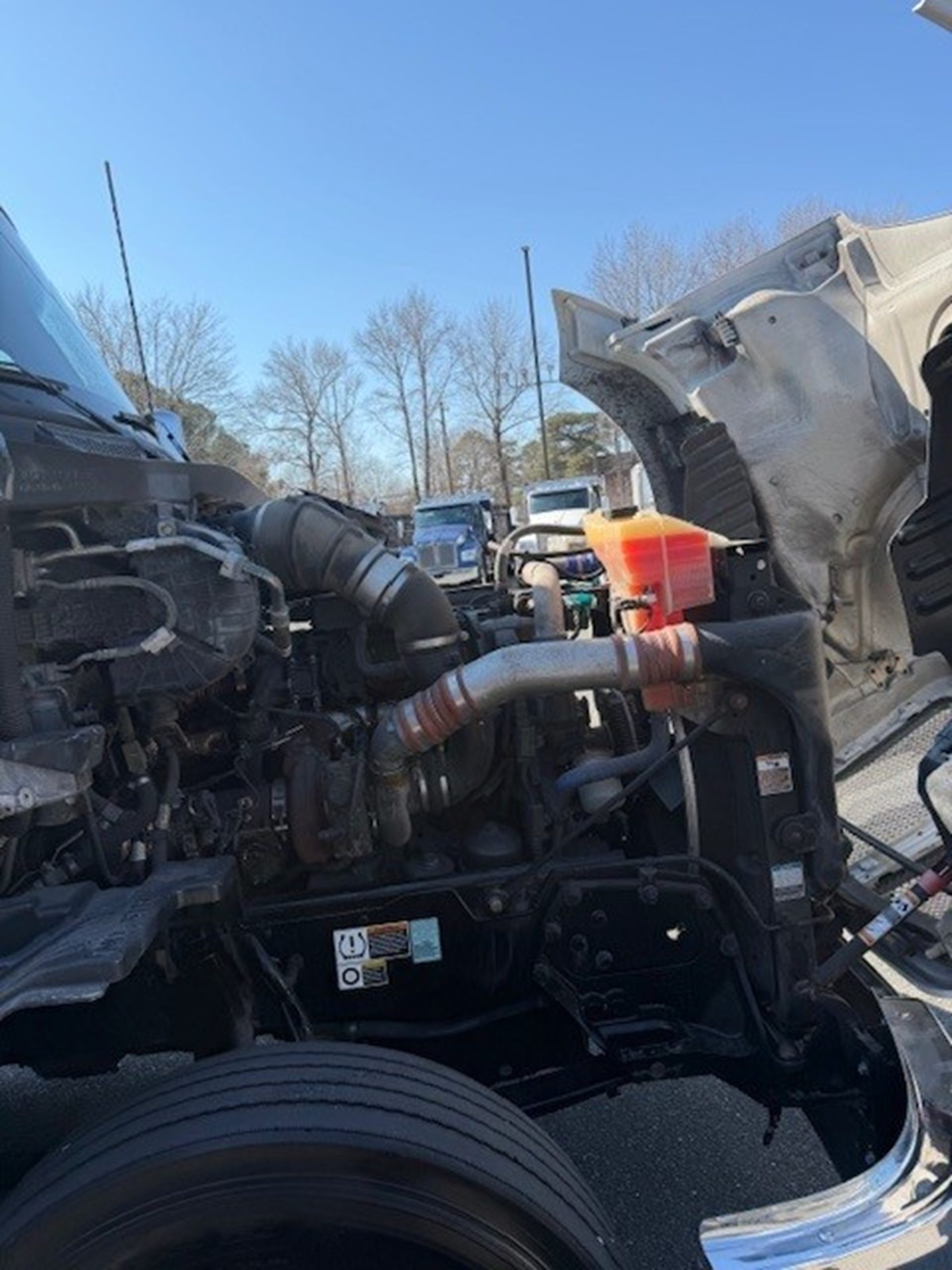 2021 Kenworth T680 2021 Kenworth T680 - image 4 of 6