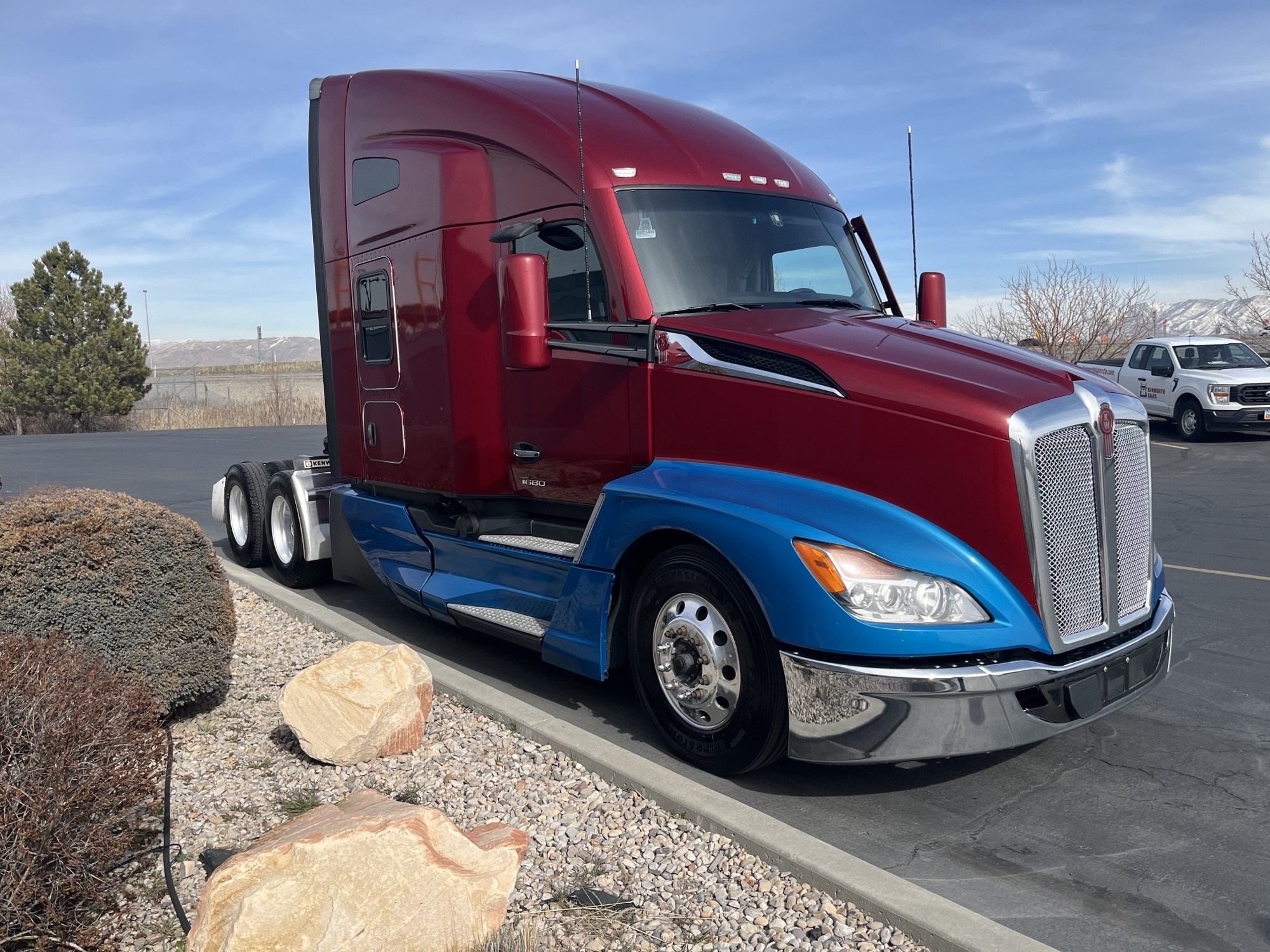 2022 Kenworth T680 2022 Kenworth T680 - image 3 of 6