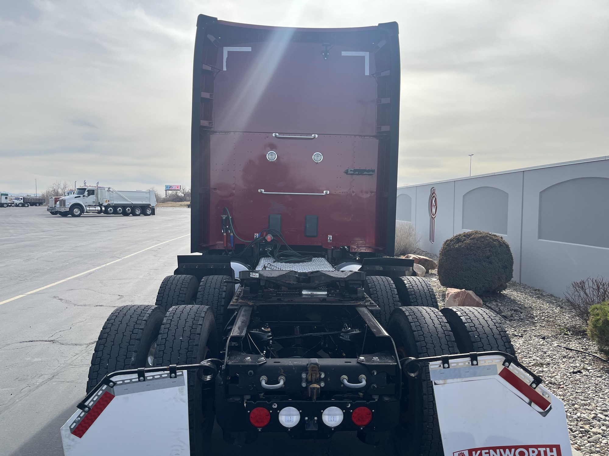 2022 Kenworth T680 2022 Kenworth T680 - image 5 of 6