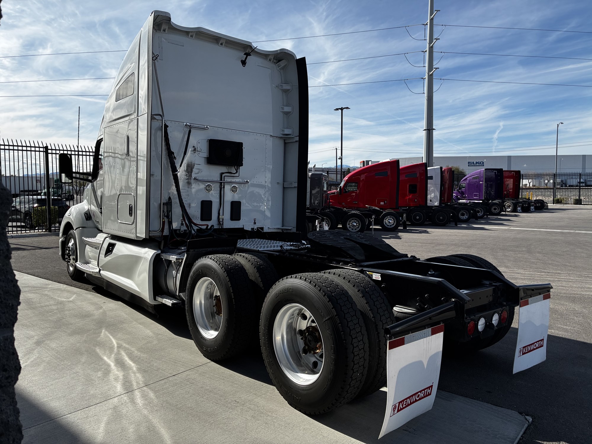 2022 Kenworth T680 - image 5