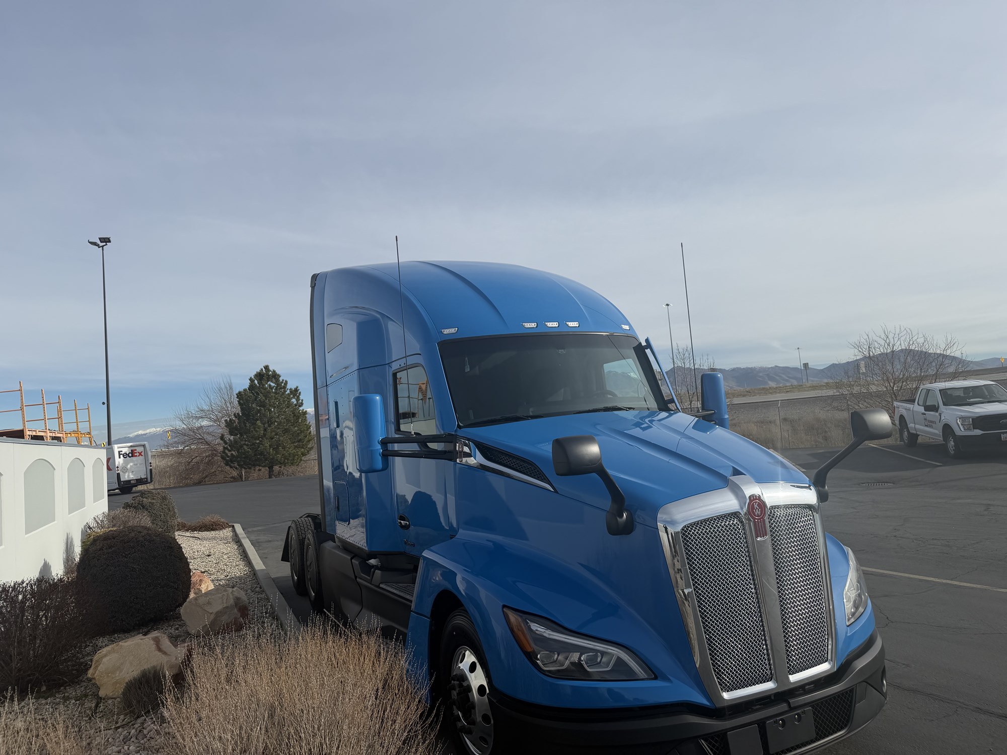 2022 Kenworth T680 2022 Kenworth T680 - image 4 of 6