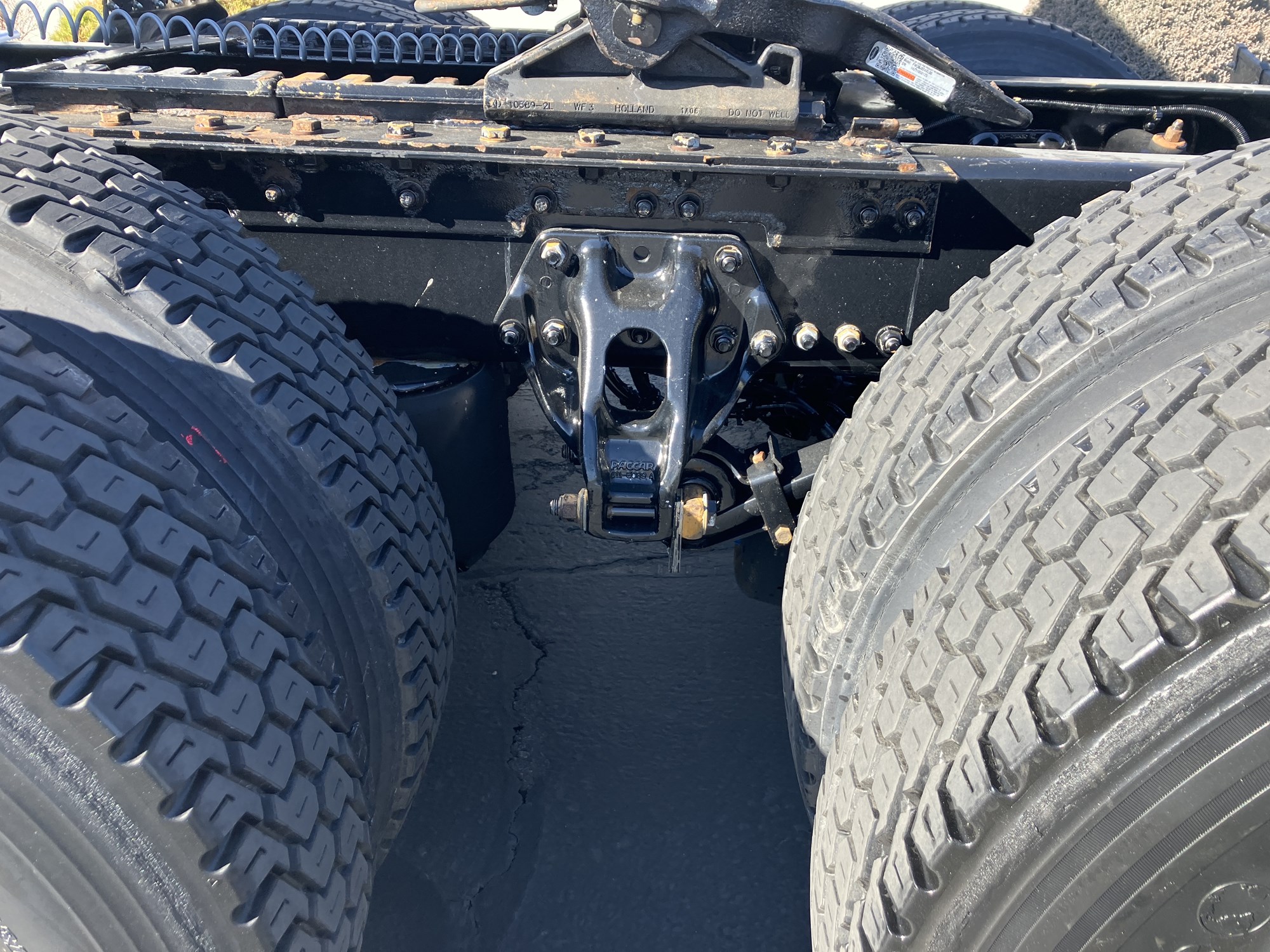 2022 Kenworth T680 - image 5 of 6