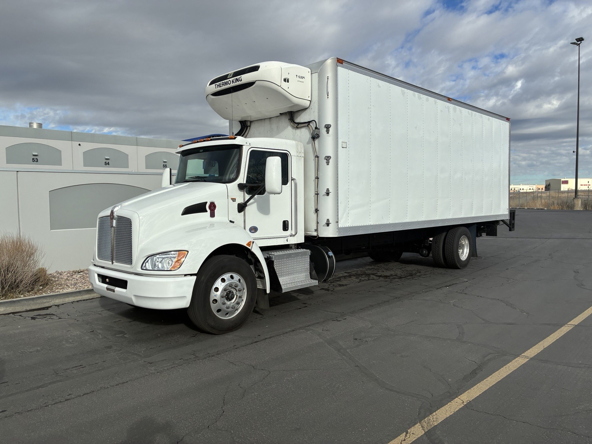 2022 Kenworth T370 - image 1 of 6