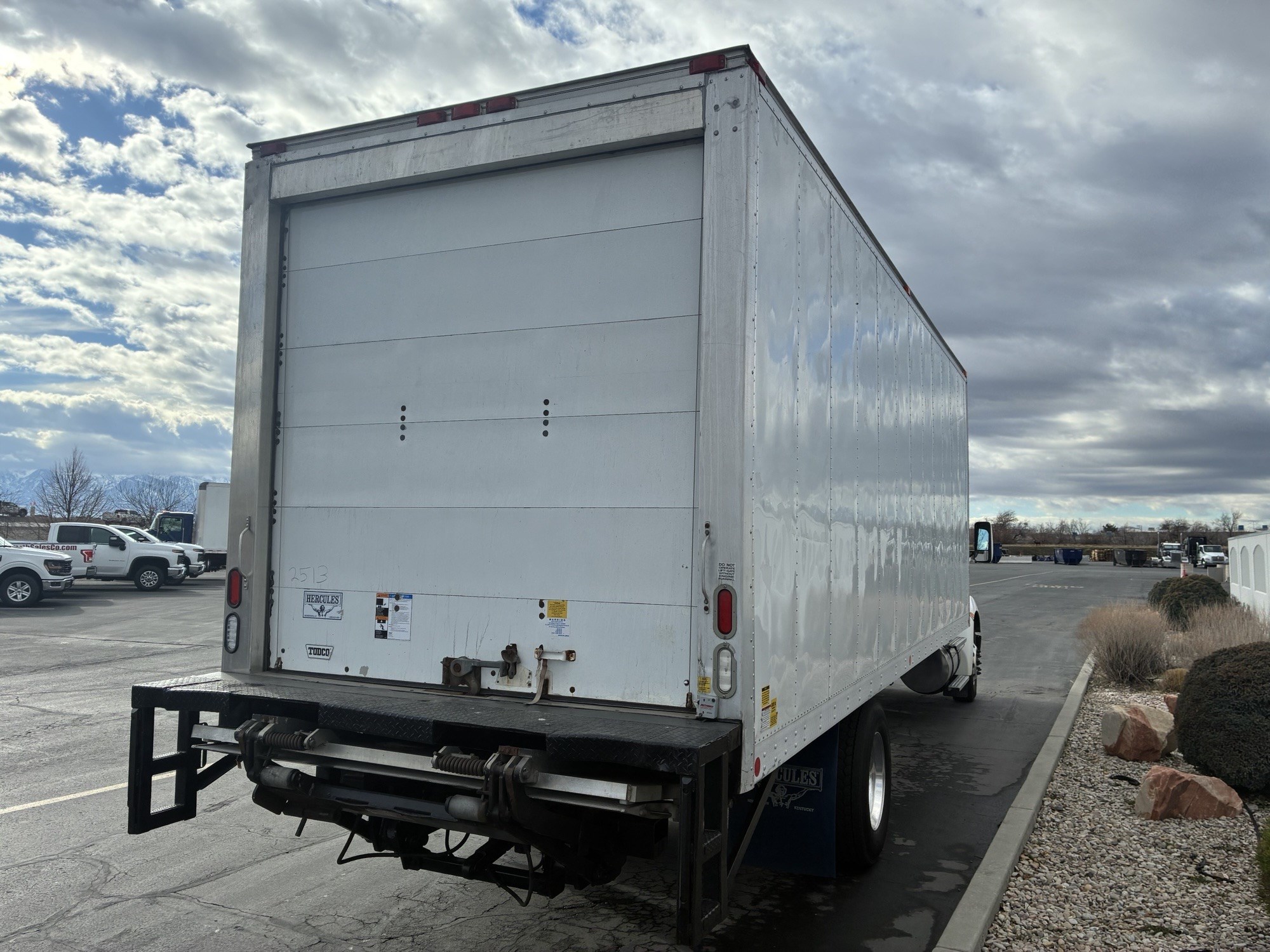 2022 Kenworth T370 - image 6 of 6