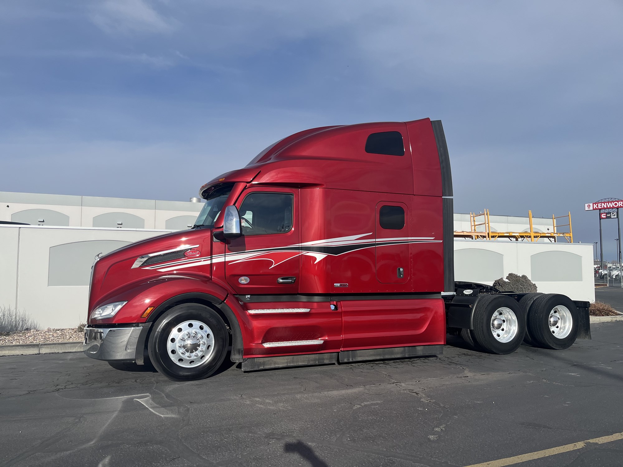 2023 Peterbilt 579 2023 Peterbilt 579 - image 1 of 6