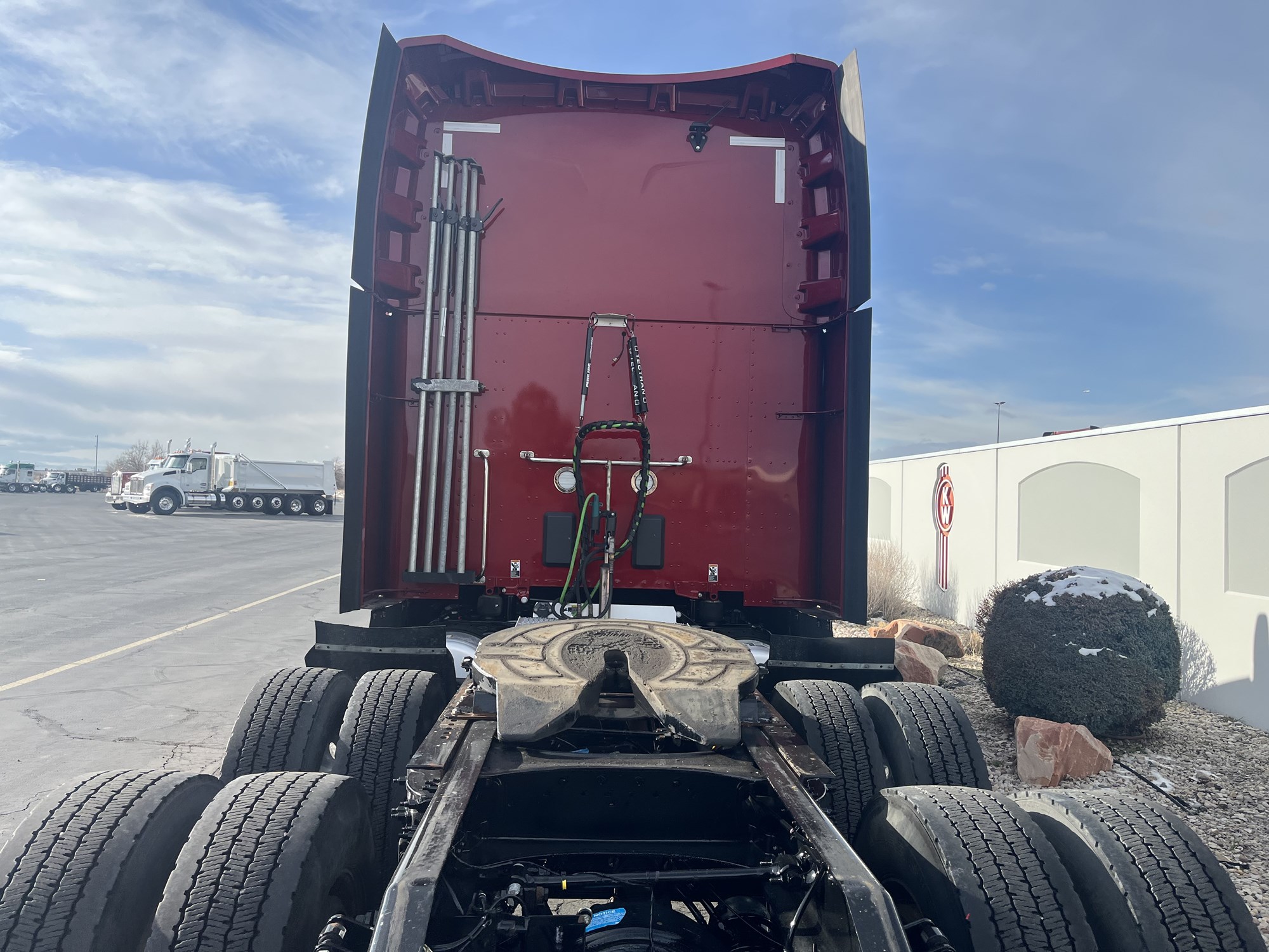 2023 Peterbilt 579 2023 Peterbilt 579 - image 5 of 6