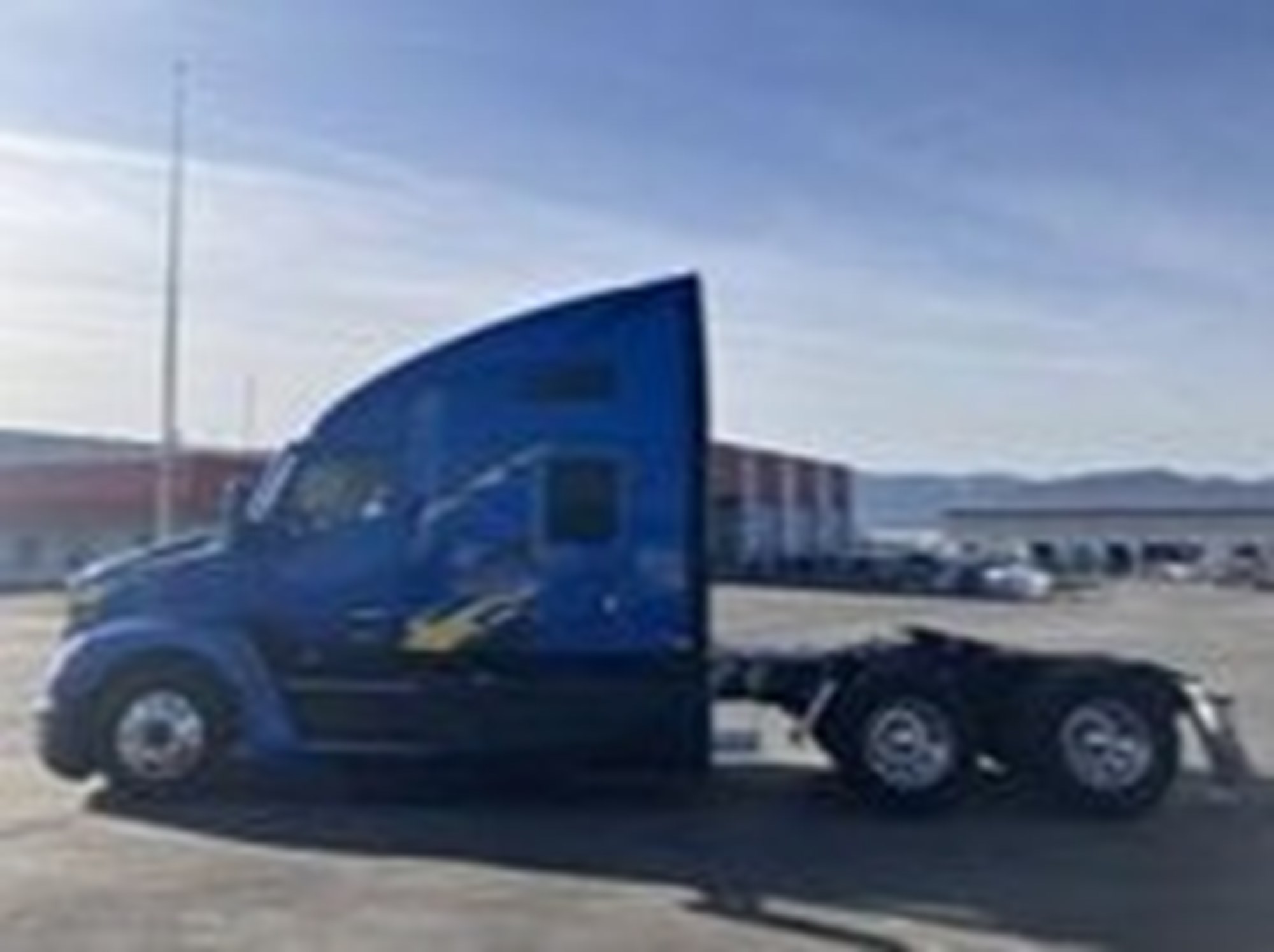 2023 Kenworth T680 2023 Kenworth T680 - image 4 of 6