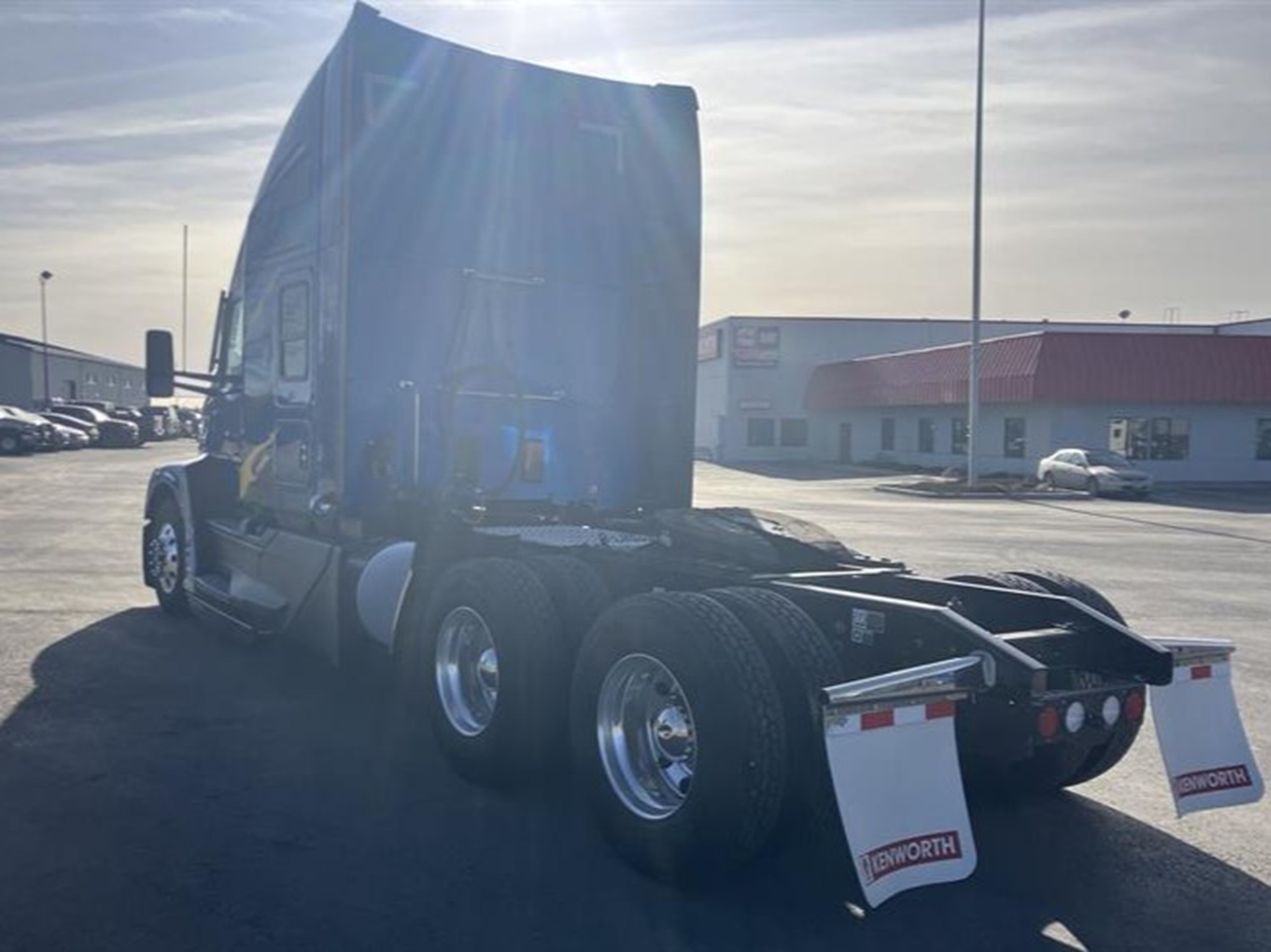 2023 Kenworth T680 2023 Kenworth T680 - image 5 of 6