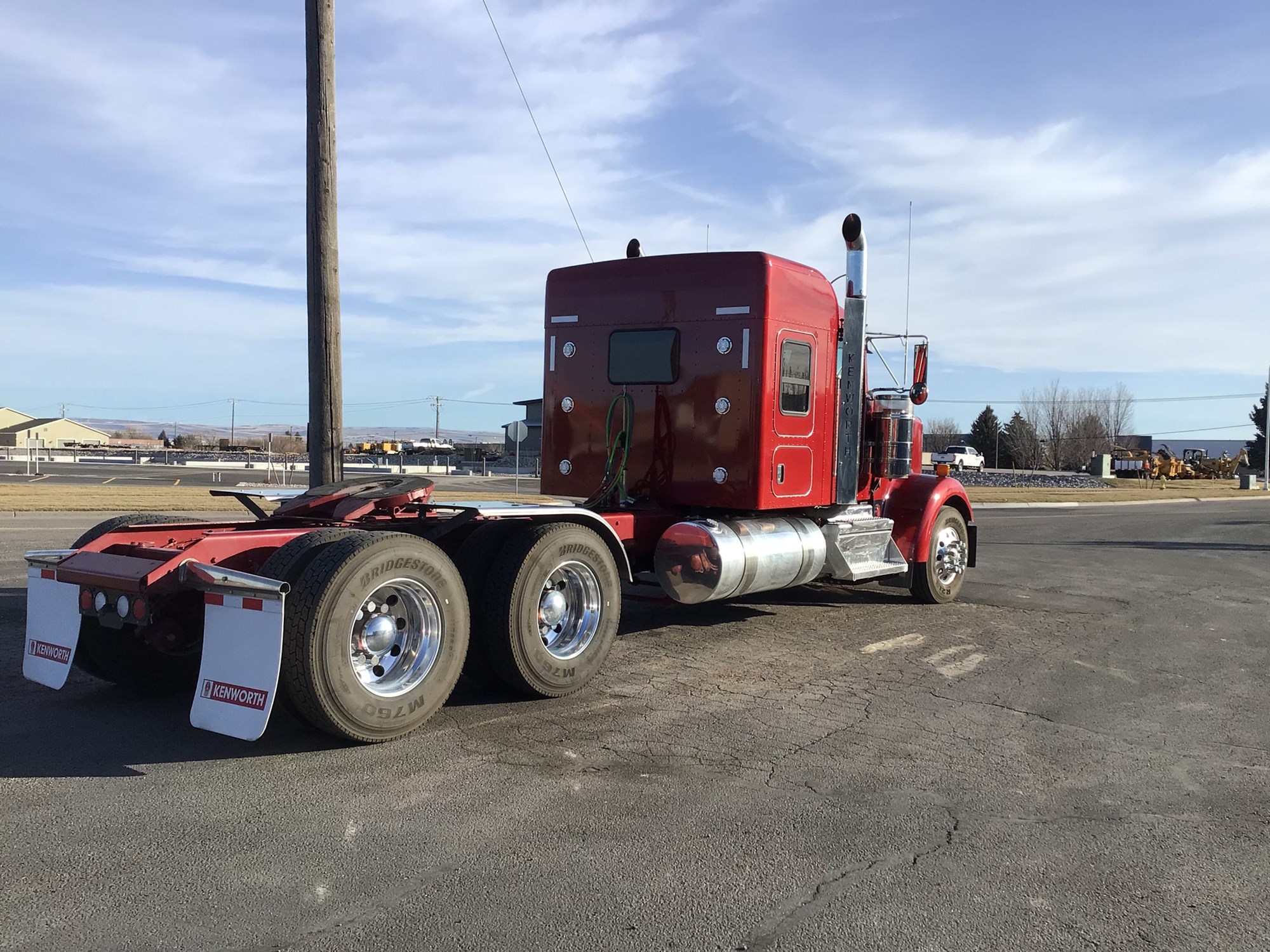 2023 Kenworth W900L 2023 Kenworth W900L - image 4 of 6