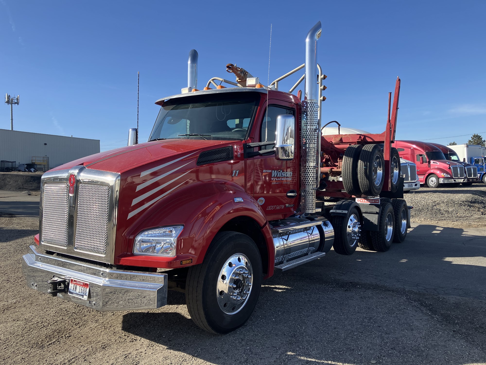 2025 Kenworth T880 2025 Kenworth T880 - image 1 of 6