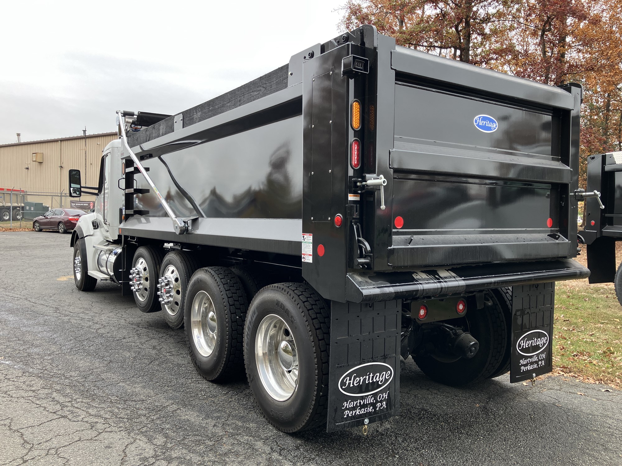 2026 Kenworth T880 - image 3