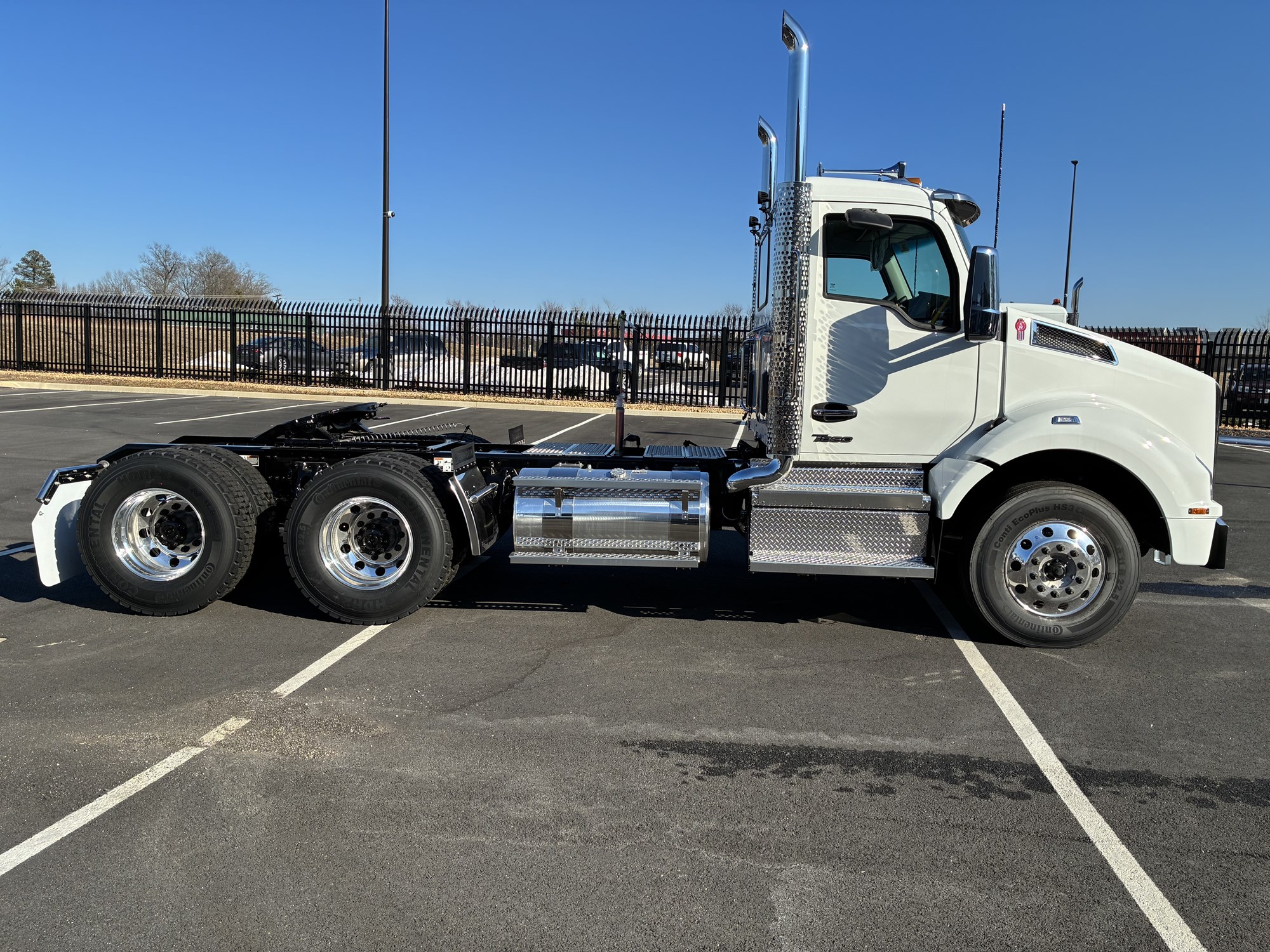 2026 Kenworth T880 2026 Kenworth T880 - image 4 of 6