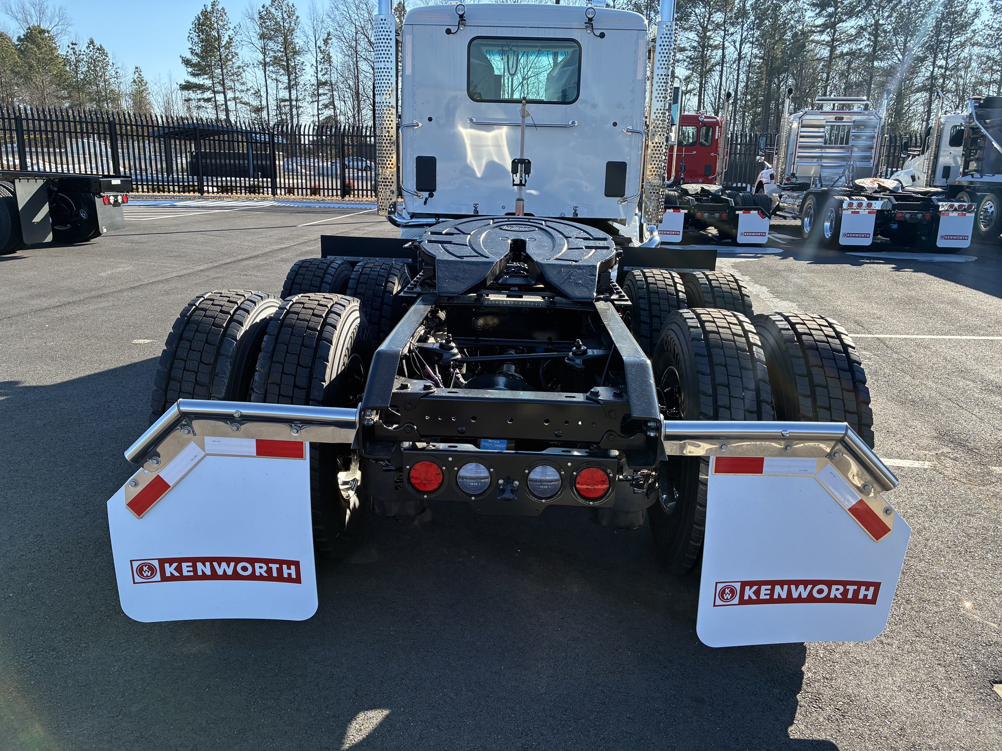 2026 Kenworth T880 2026 Kenworth T880 - image 5 of 6