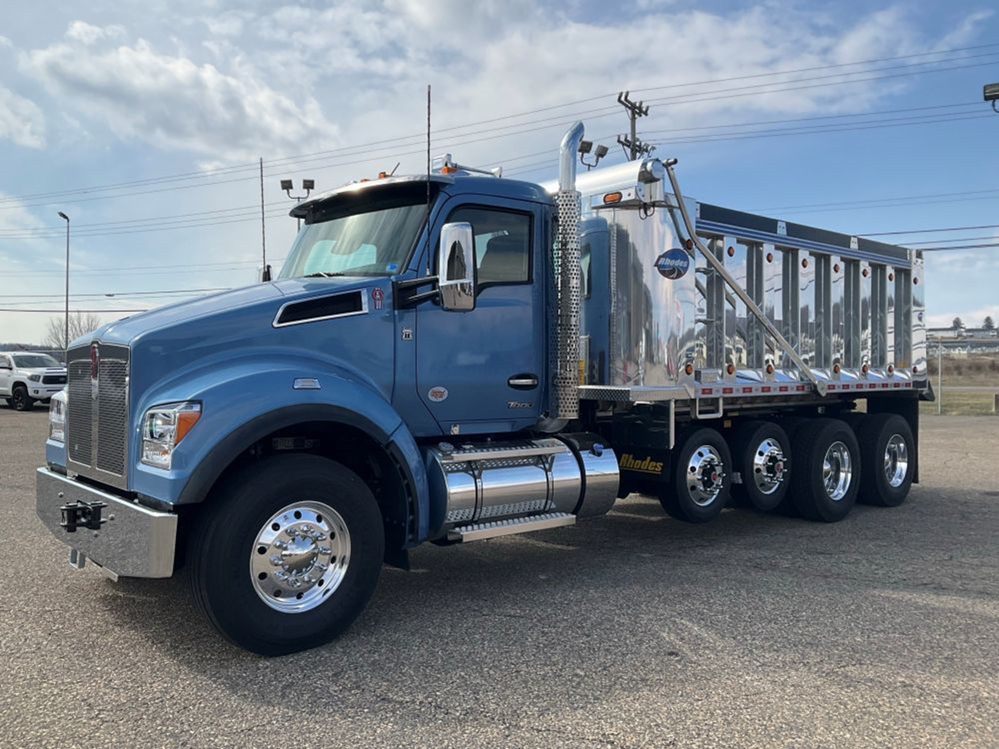 2026 Kenworth T880 2026 Kenworth T880 - image 1 of 6