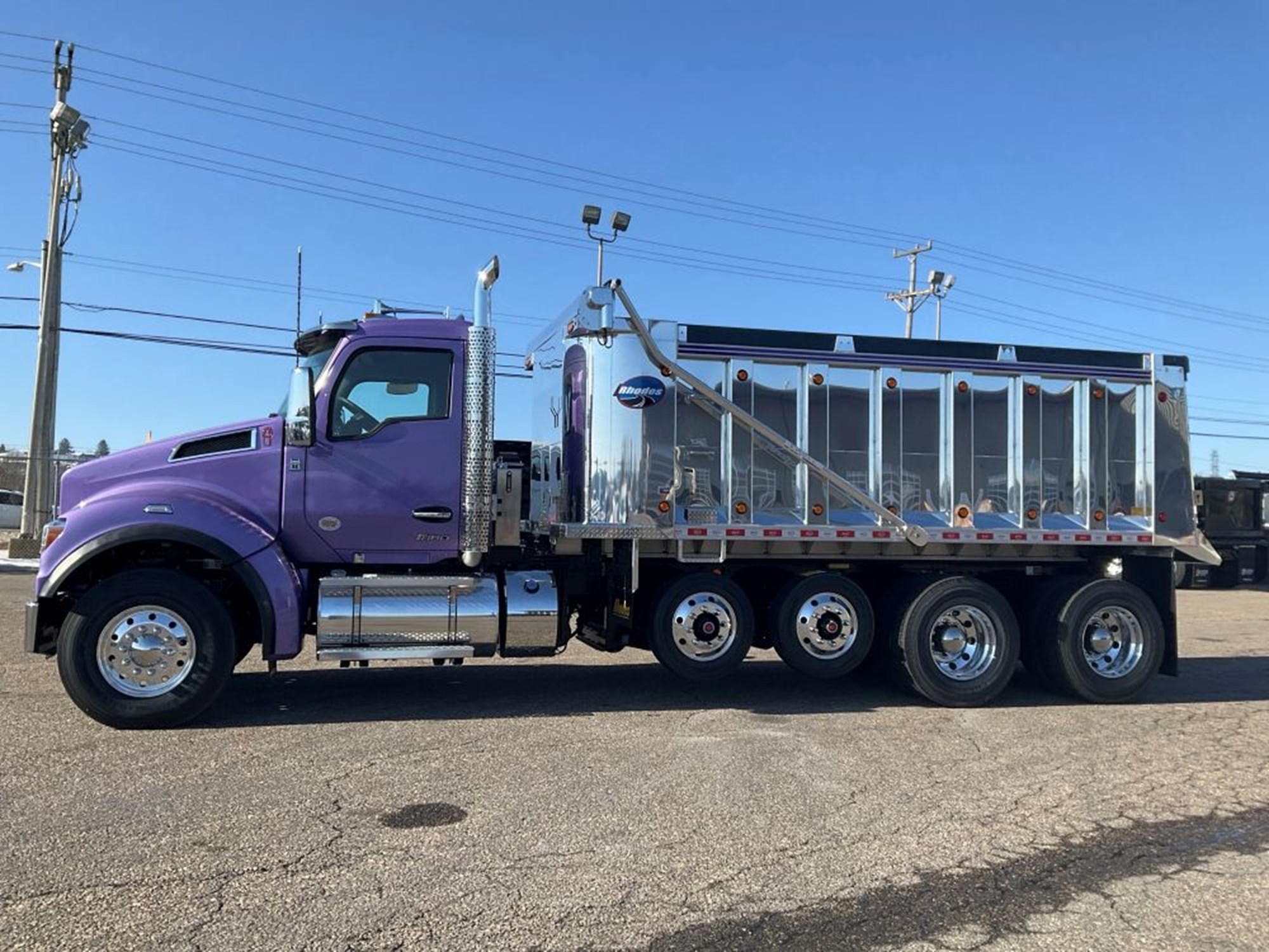 2026 Kenworth T880 - image 2