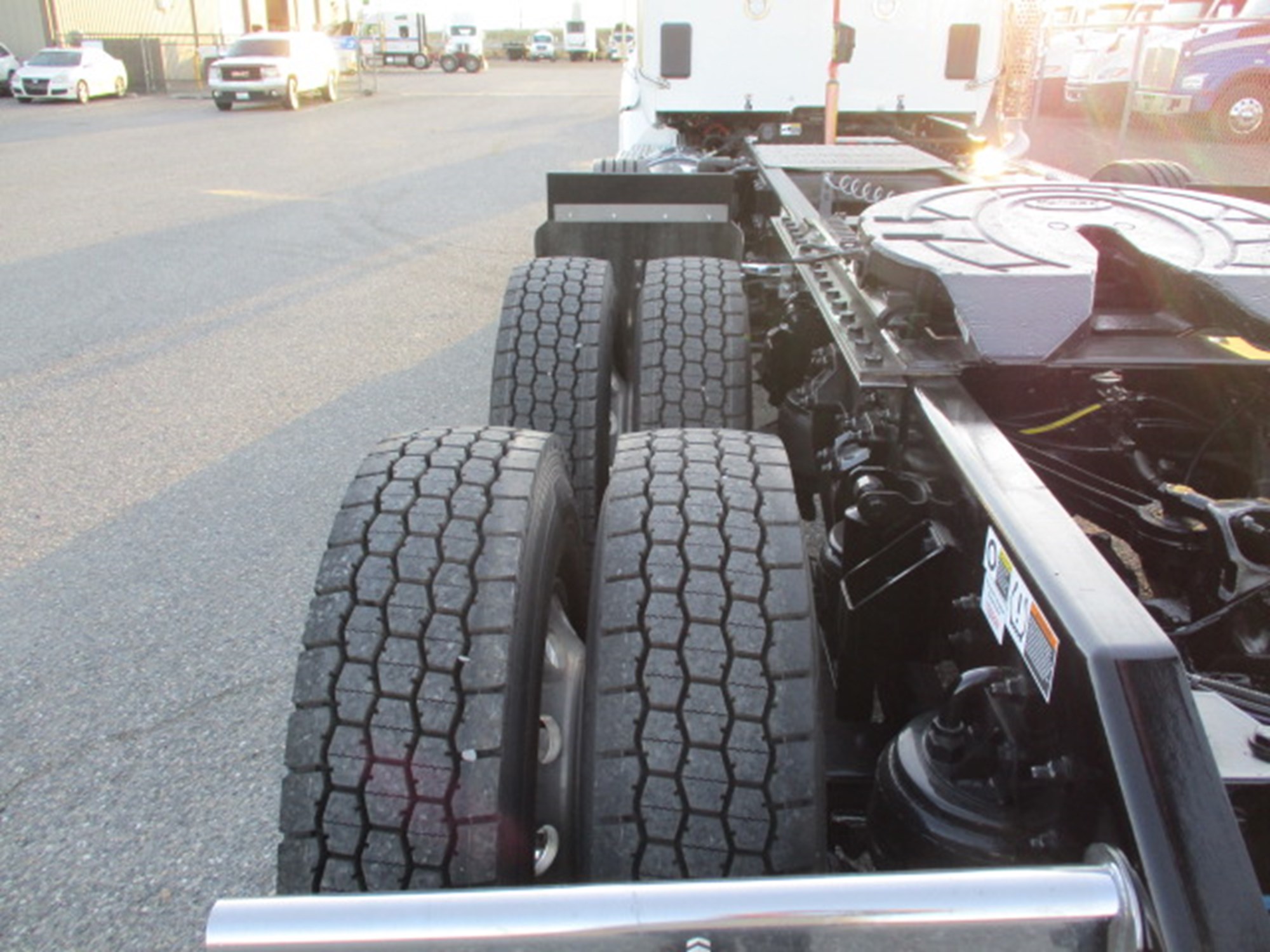 2026 Kenworth T880 - image 5