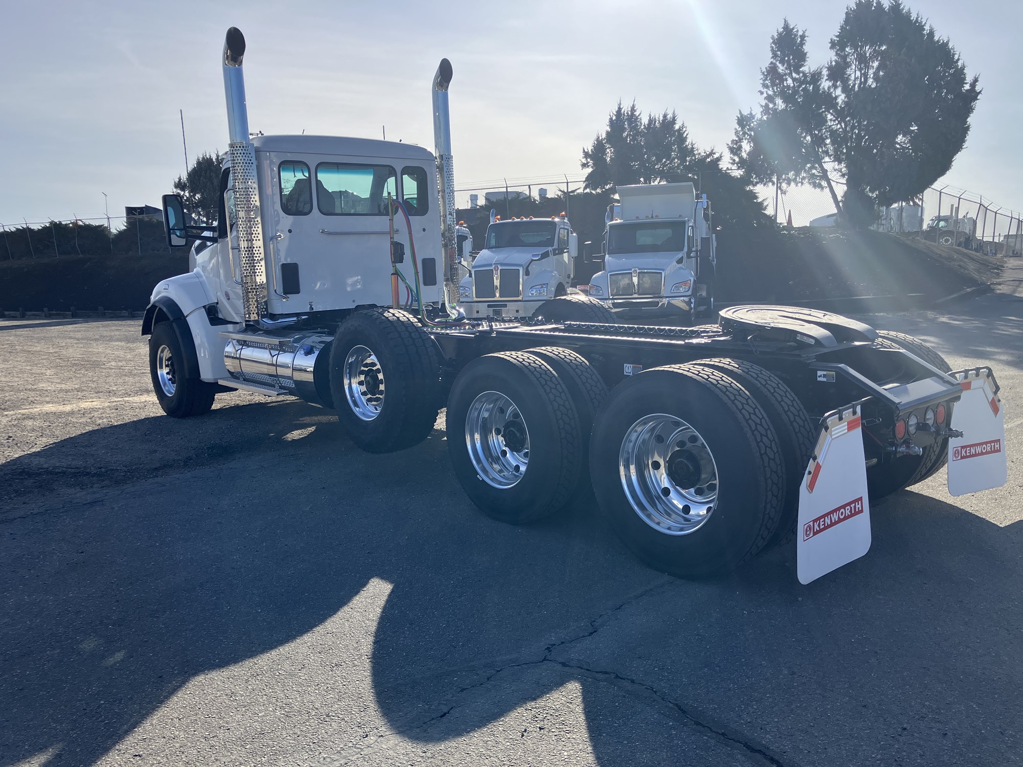 2027 Kenworth T880 2027 Kenworth T880 - image 3 of 6