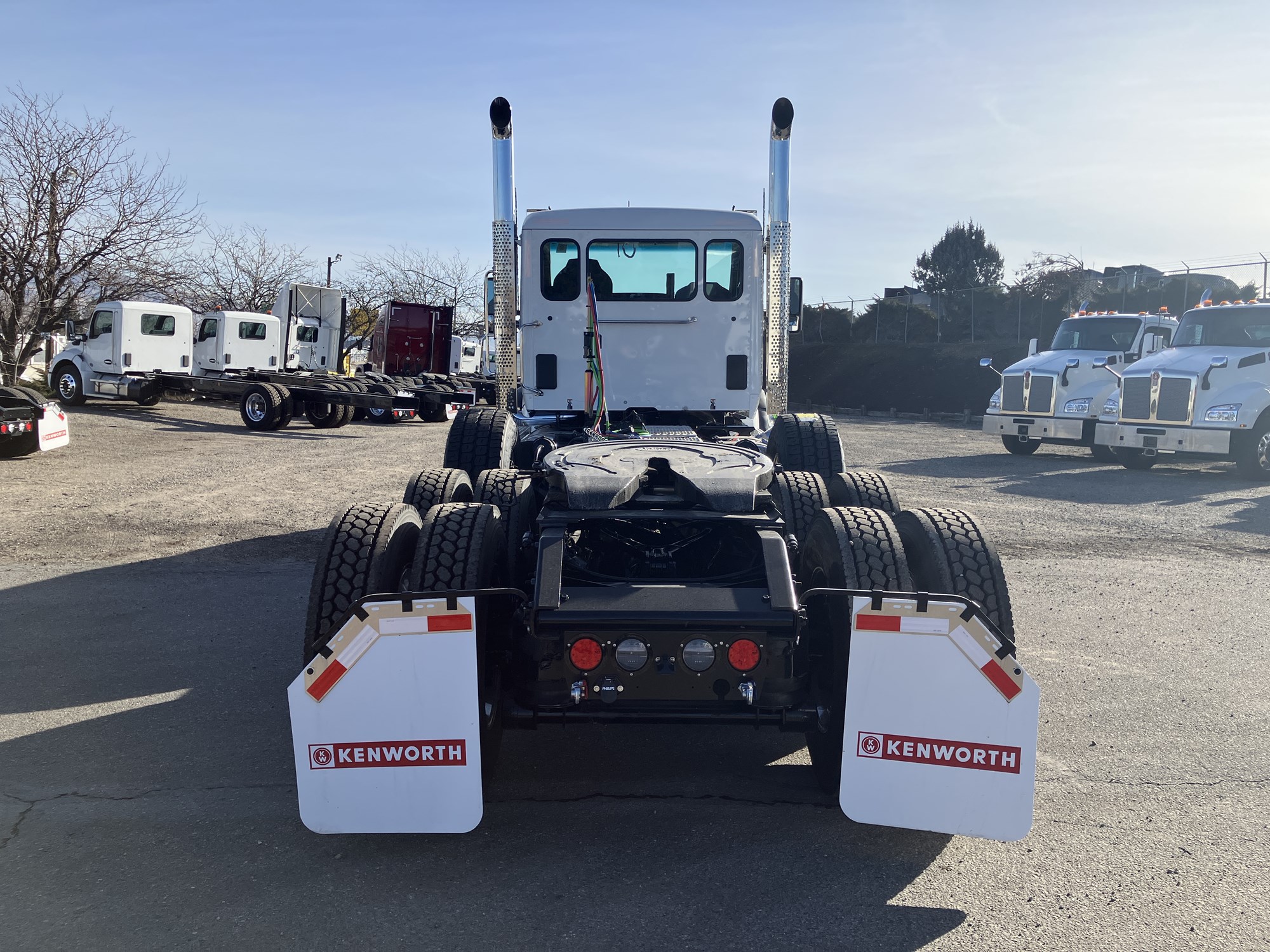 2027 Kenworth T880 2027 Kenworth T880 - image 4 of 6