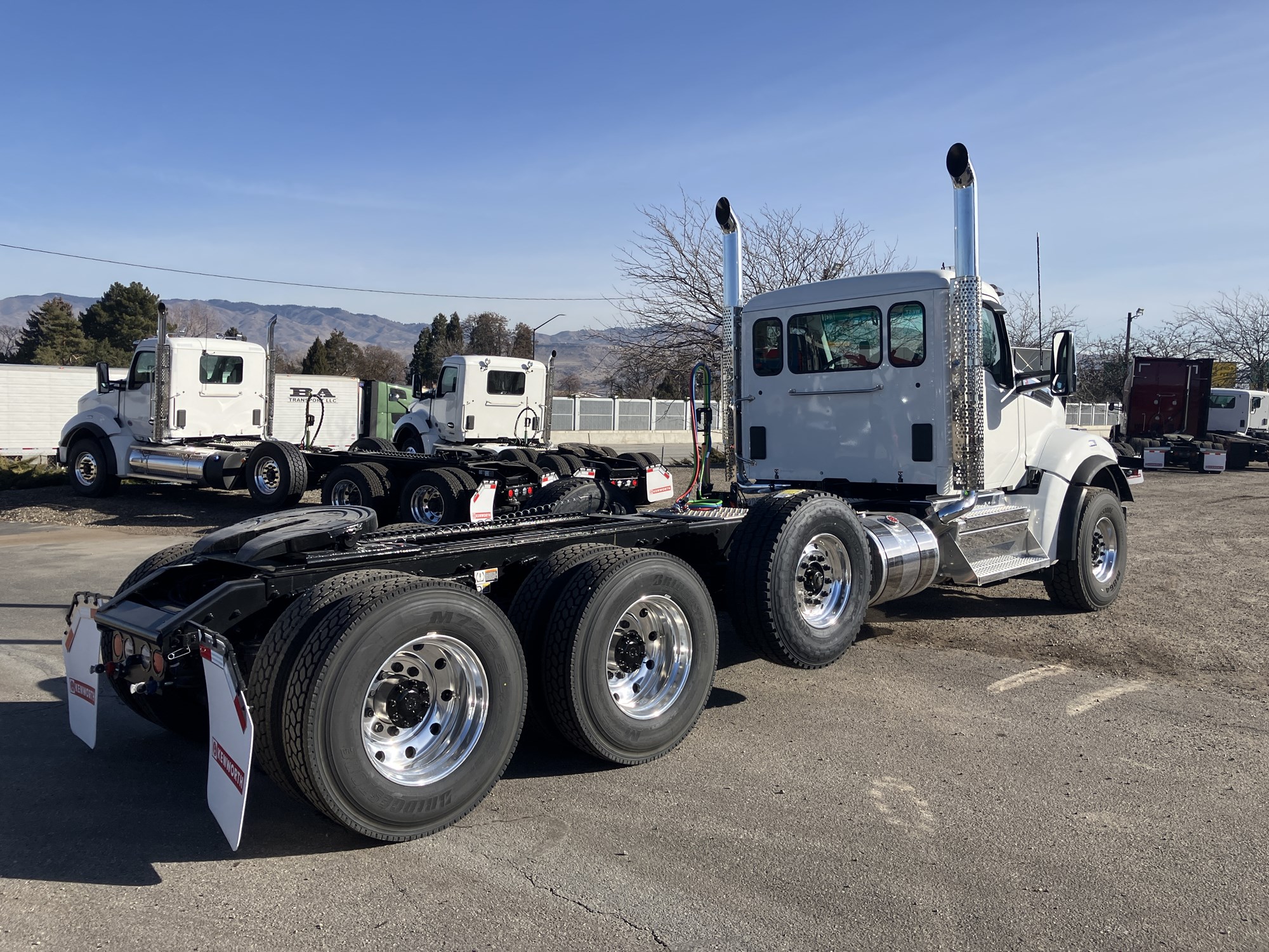 2027 Kenworth T880 2027 Kenworth T880 - image 5 of 6