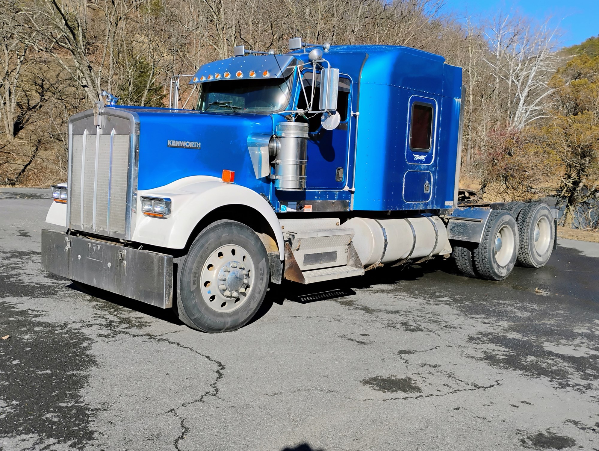 1999 Kenworth W900 - image 1
