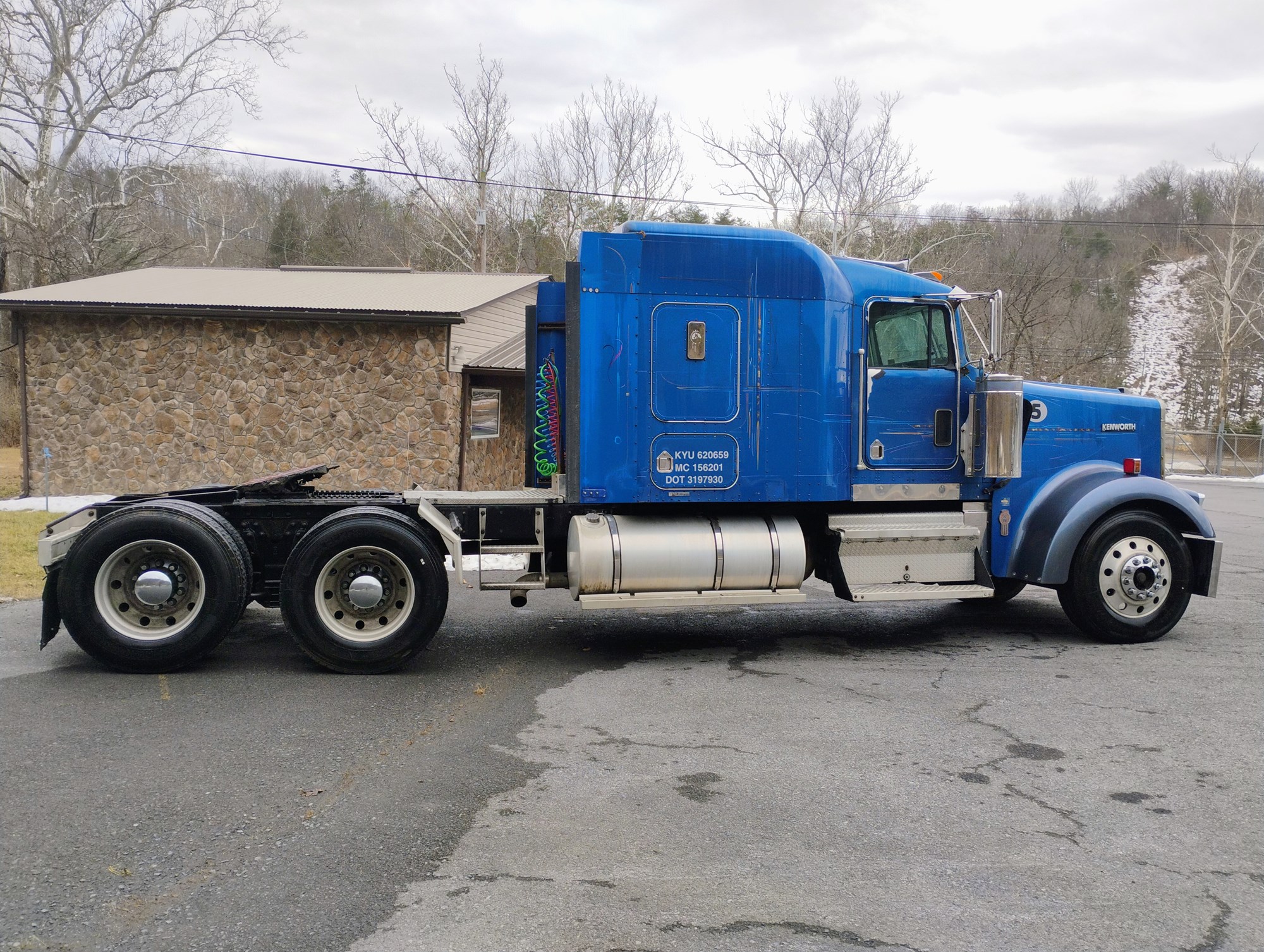 1999 Kenworth W900B - image 2 of 6