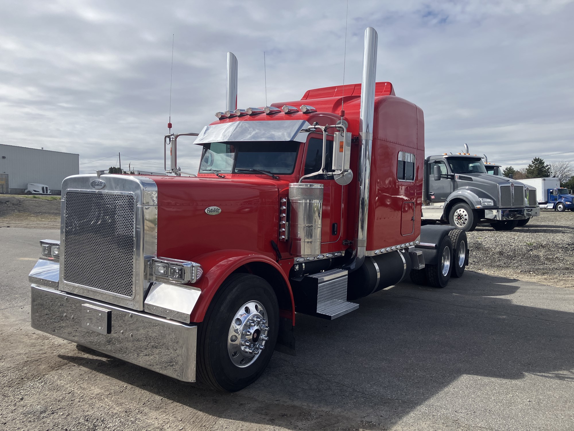 2007 Peterbilt 379 - image 1 of 6
