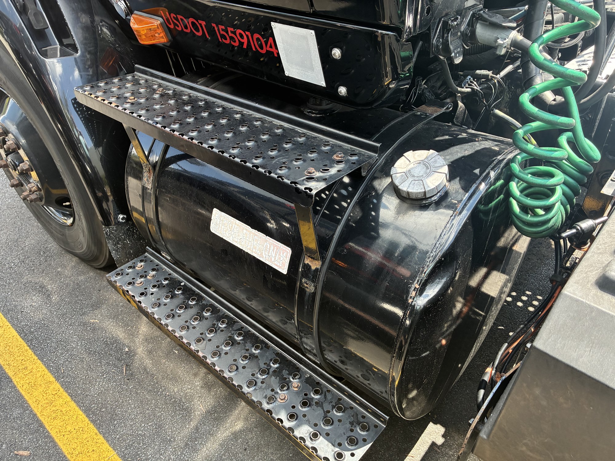 2007 International 8600 - image 5 of 6