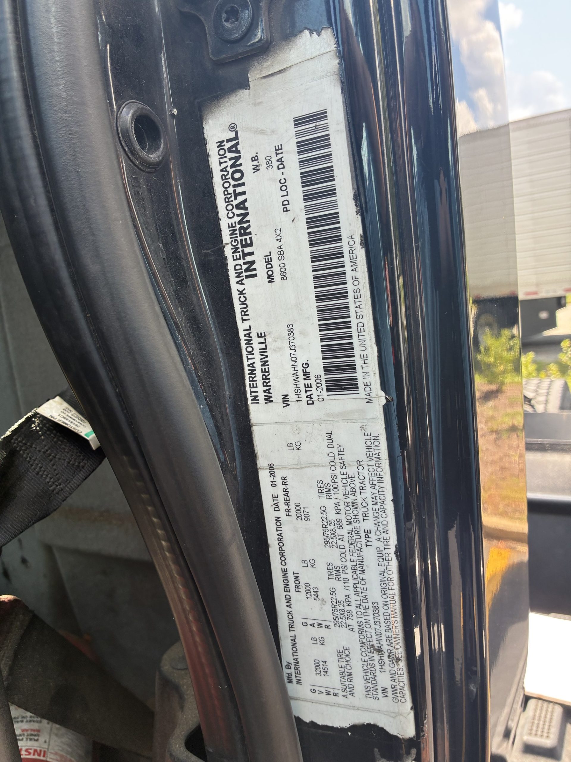 2007 International 8600 - image 6 of 6