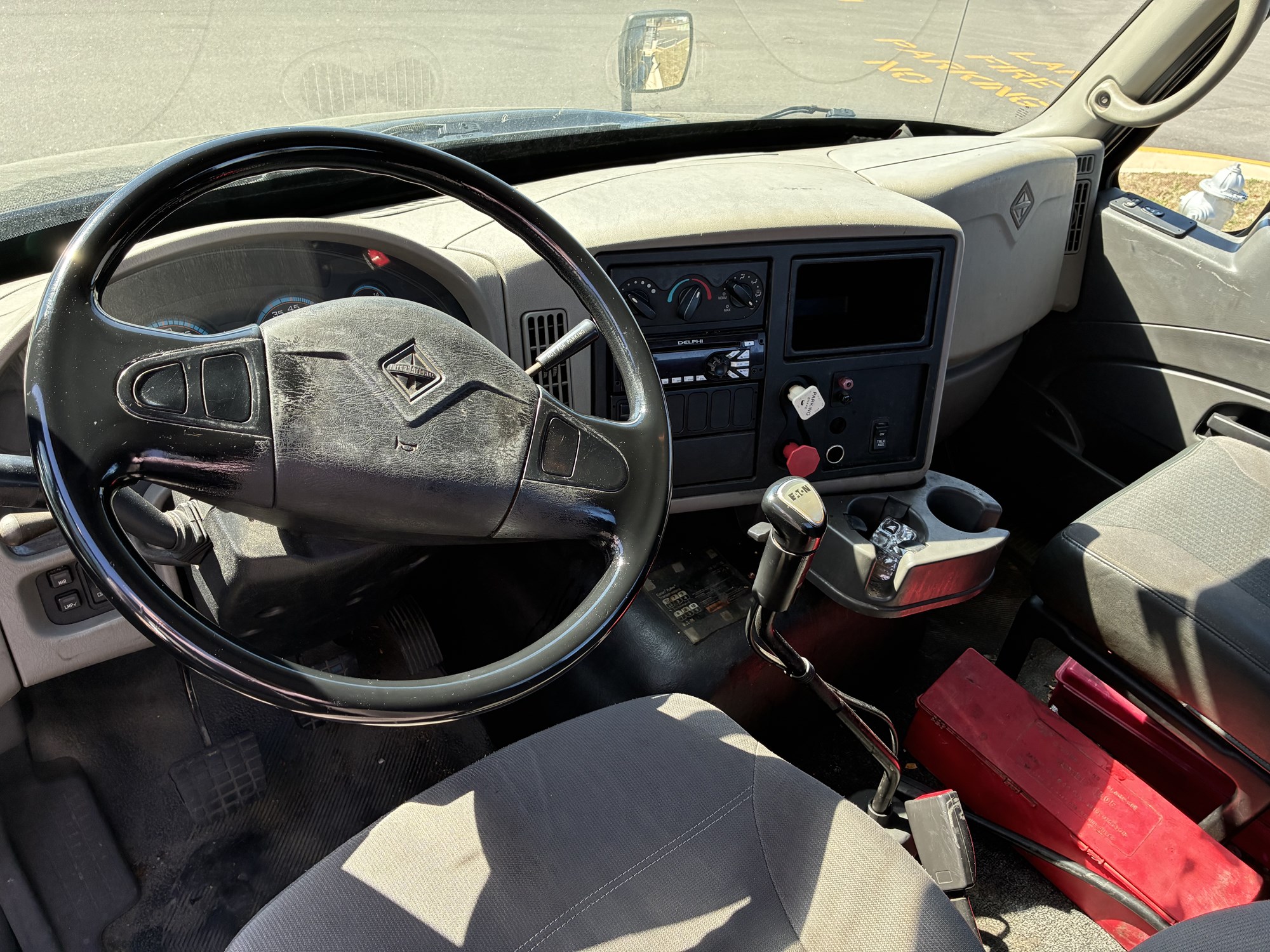 2009 International 8600 - image 6 of 6