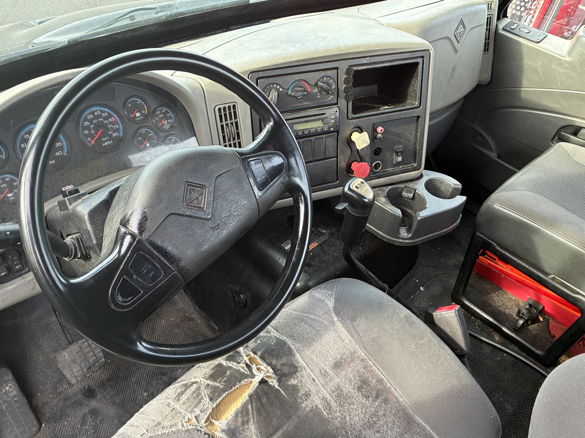 2009 International 8600 - image 6 of 6