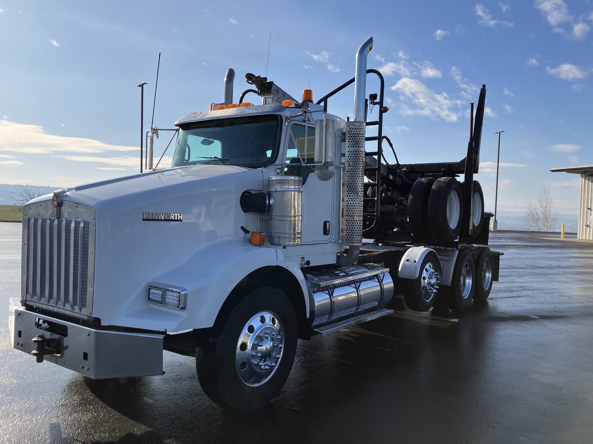 2011 Kenworth T800 - image 1