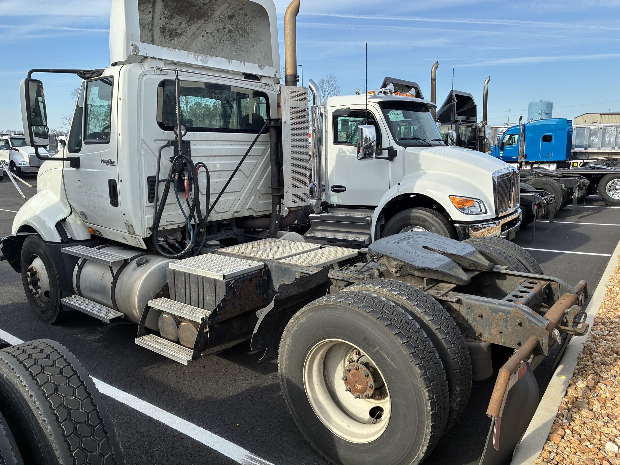 2011 International Prostar Premium 6X4 - image 4 of 6