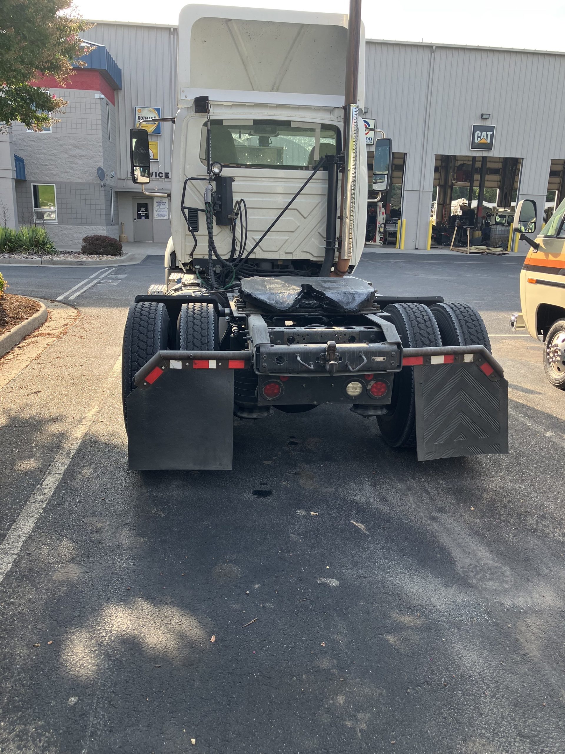 2015 International Prostar - image 3 of 6