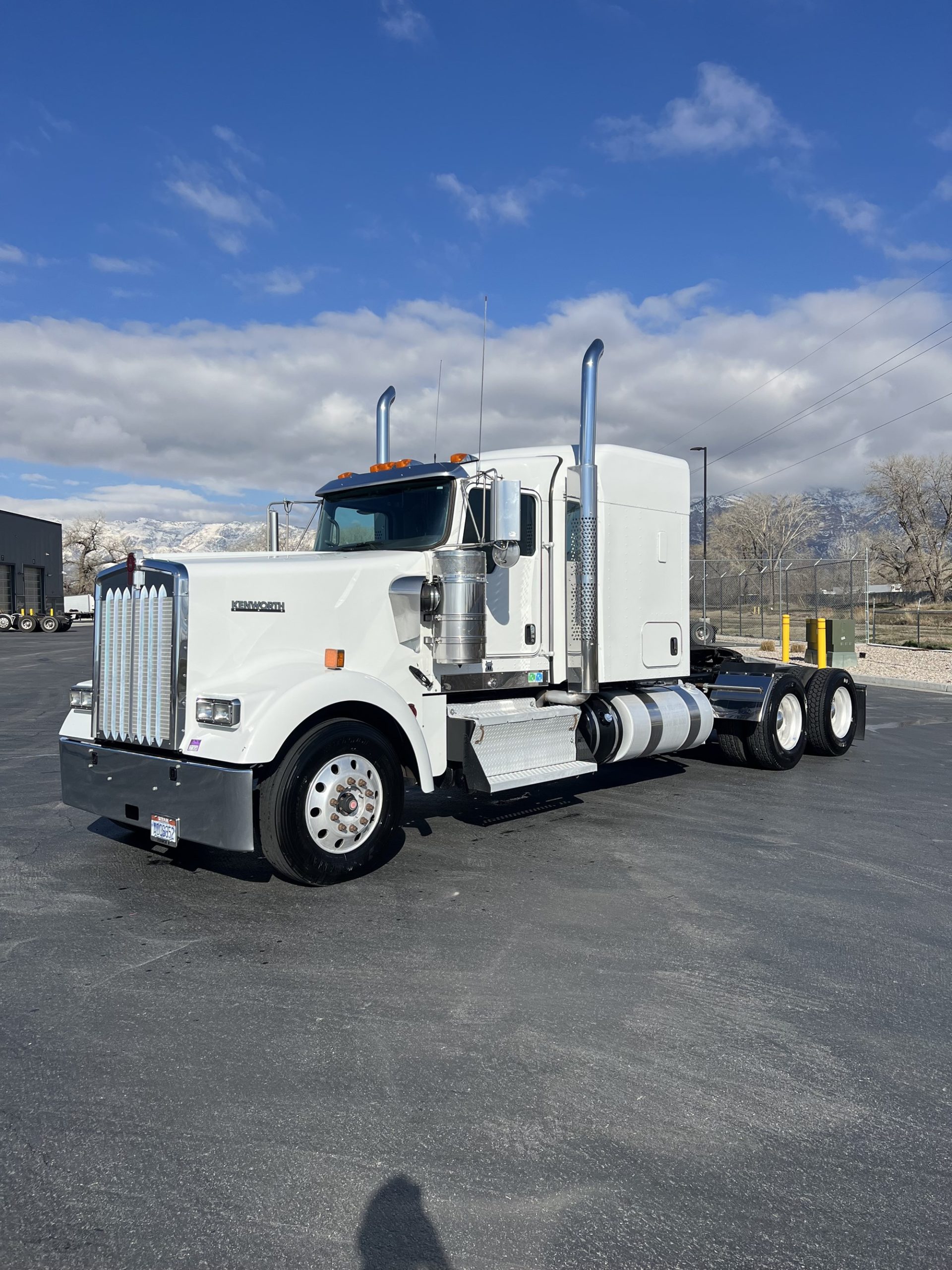 2018 Kenworth W900 - image 1 of 6