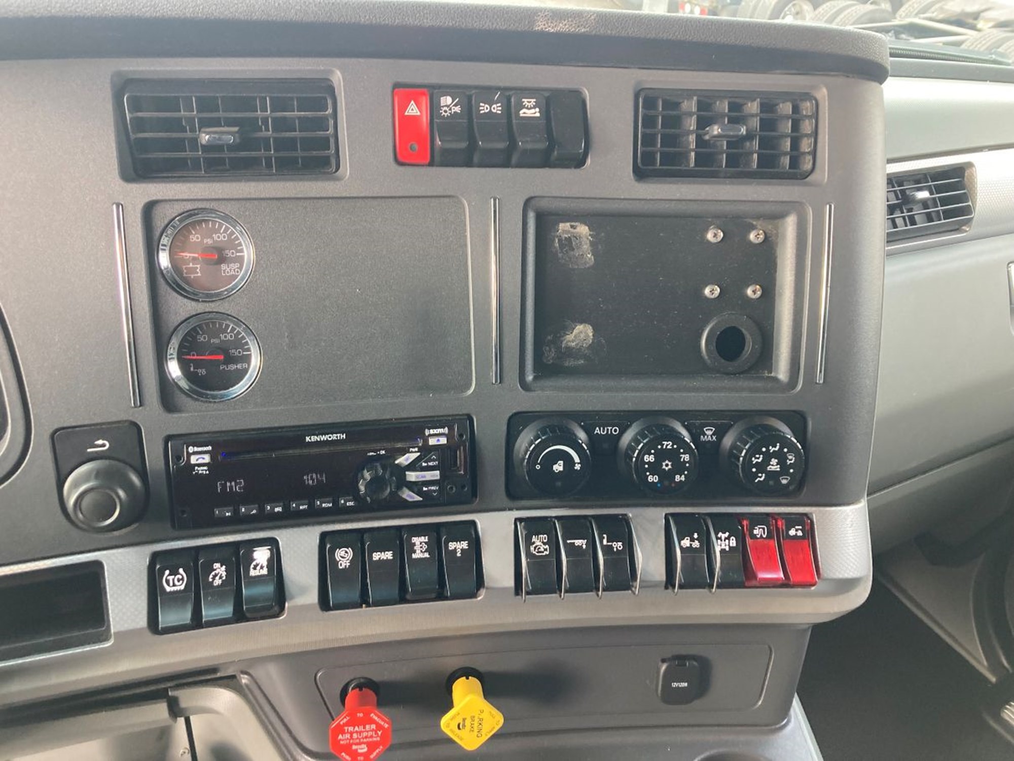 2020 Kenworth T680 - image 6