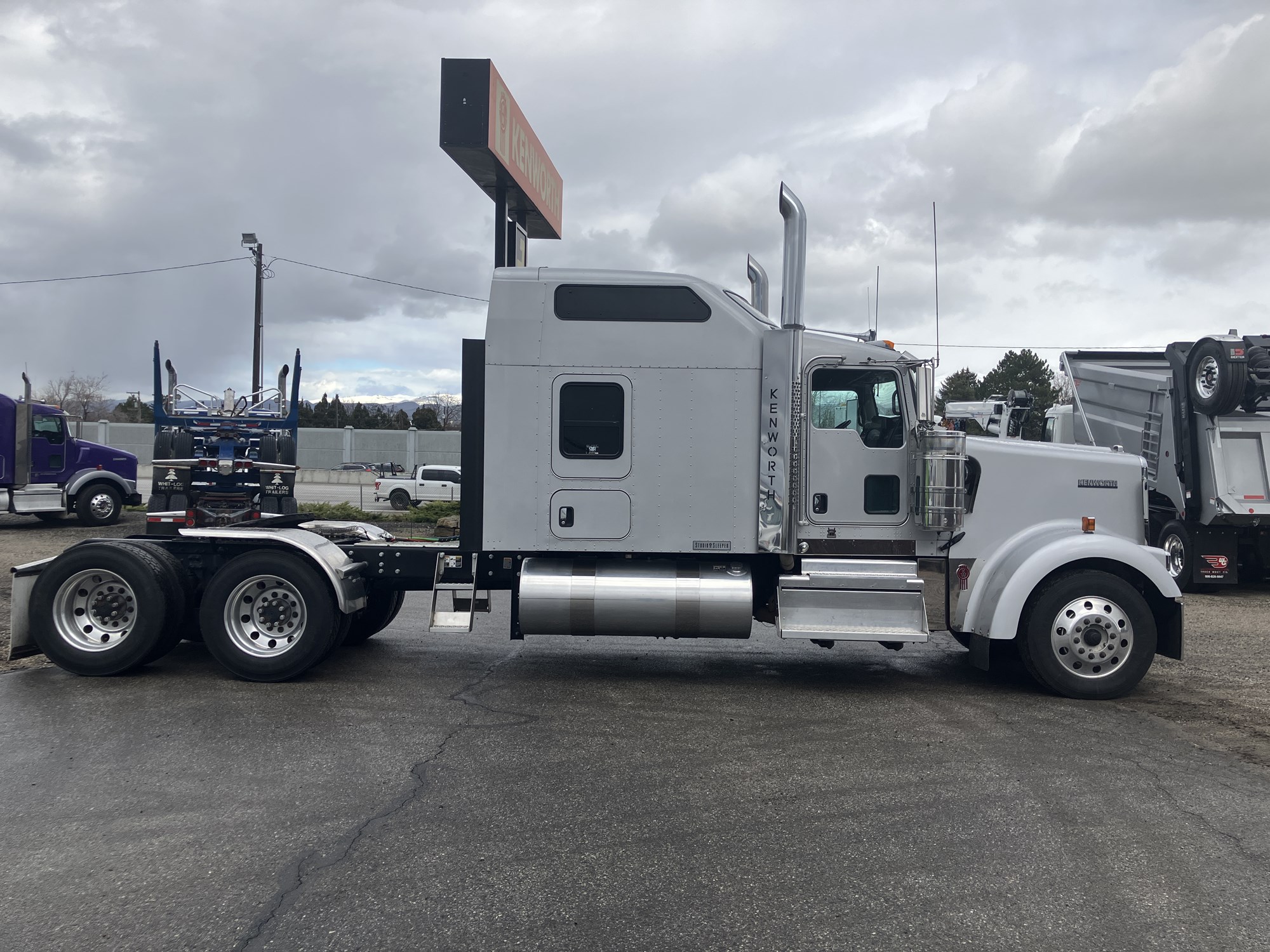 2020 Kenworth W900 - image 6 of 6