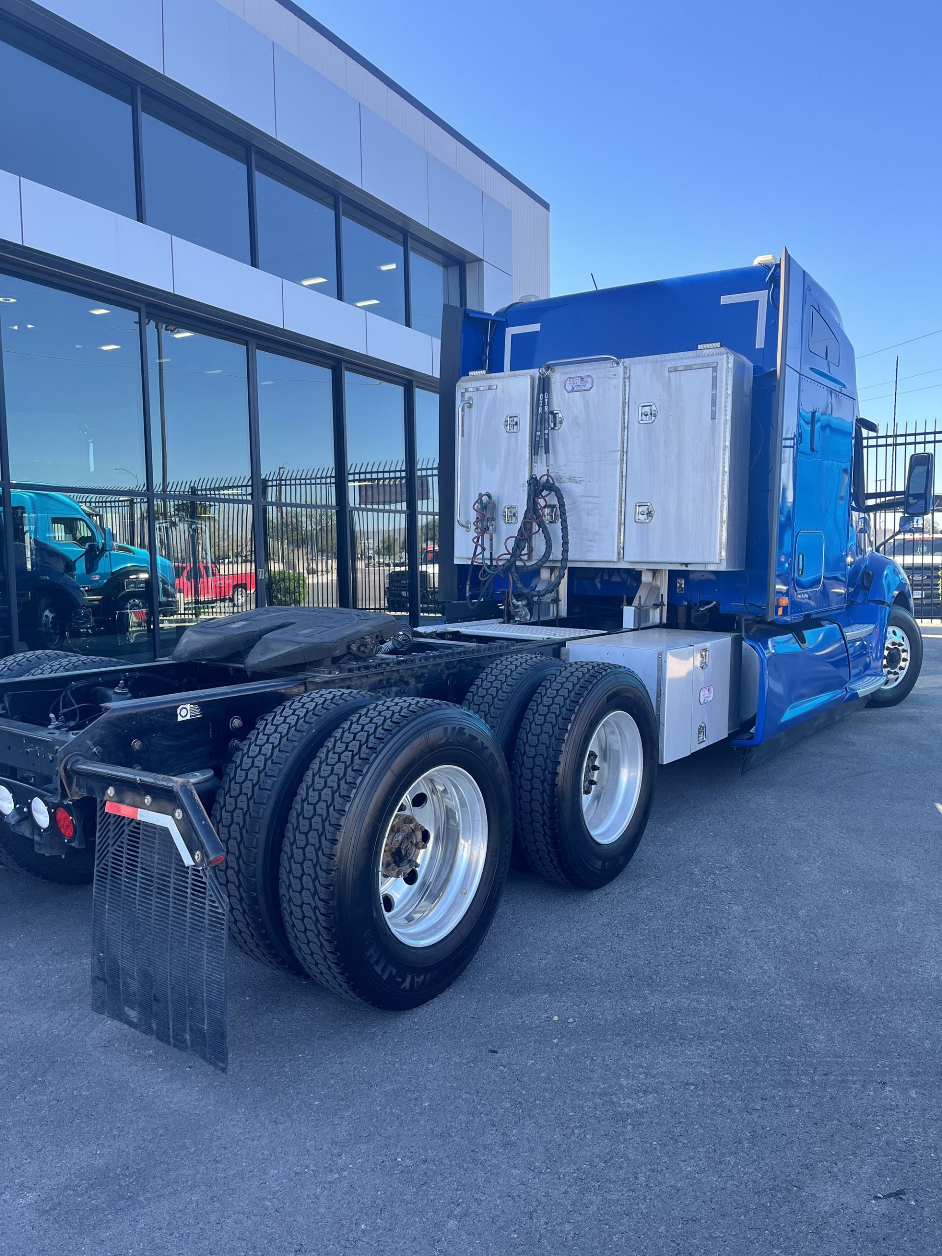 2021 Kenworth T680 - image 5 of 6