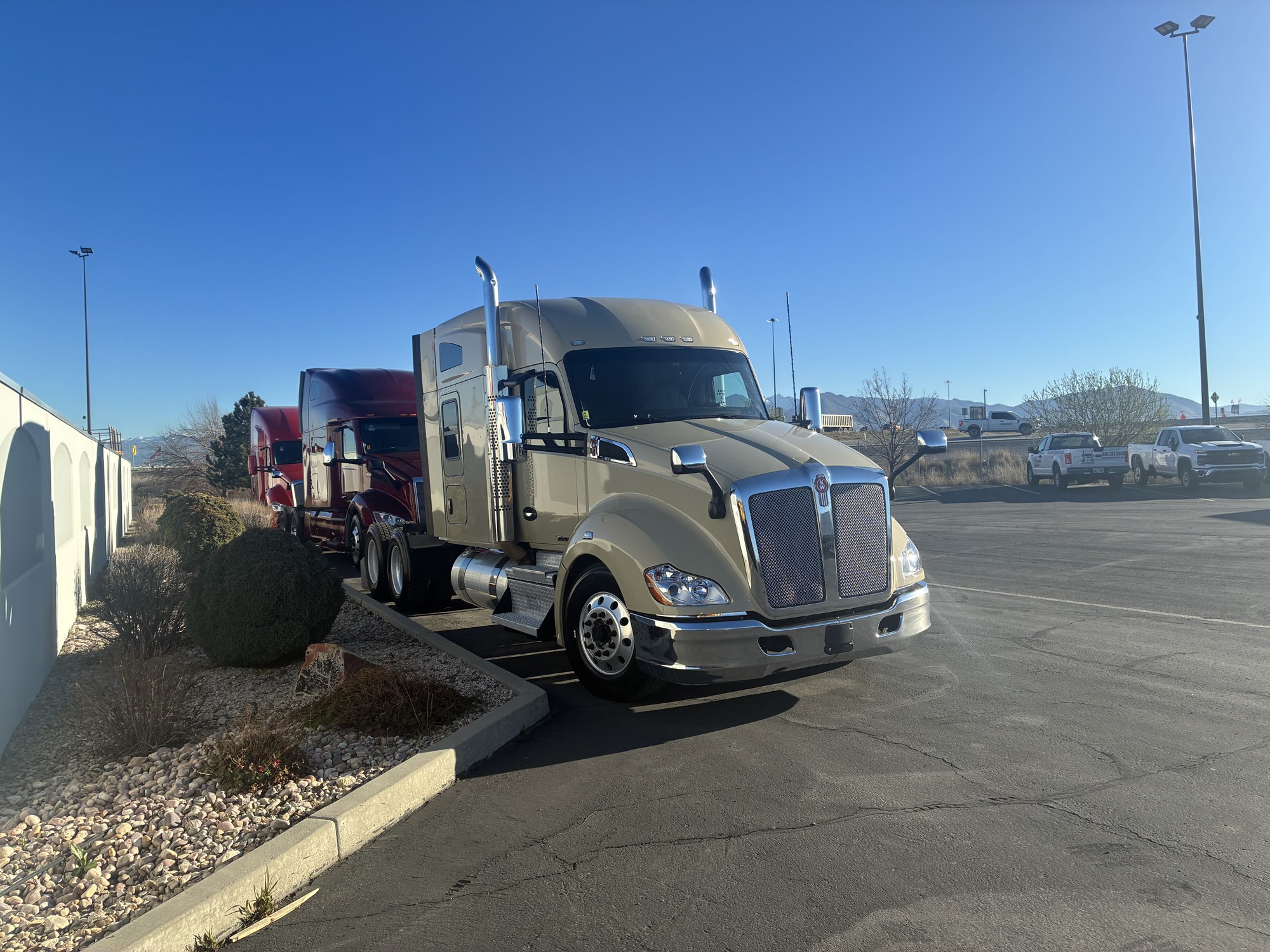 2021 Kenworth T680 - image 4