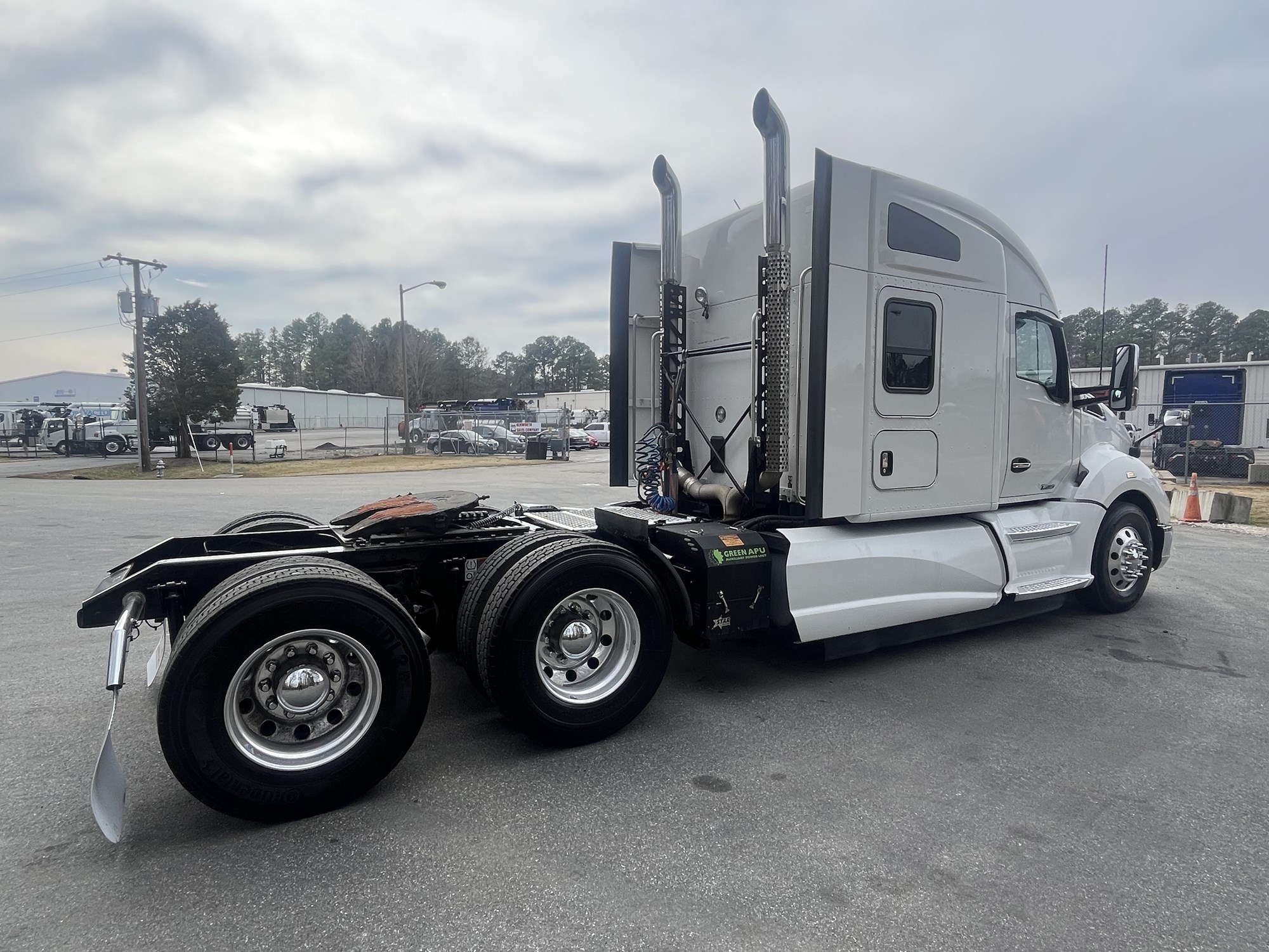 2021 Kenworth T680 - image 4