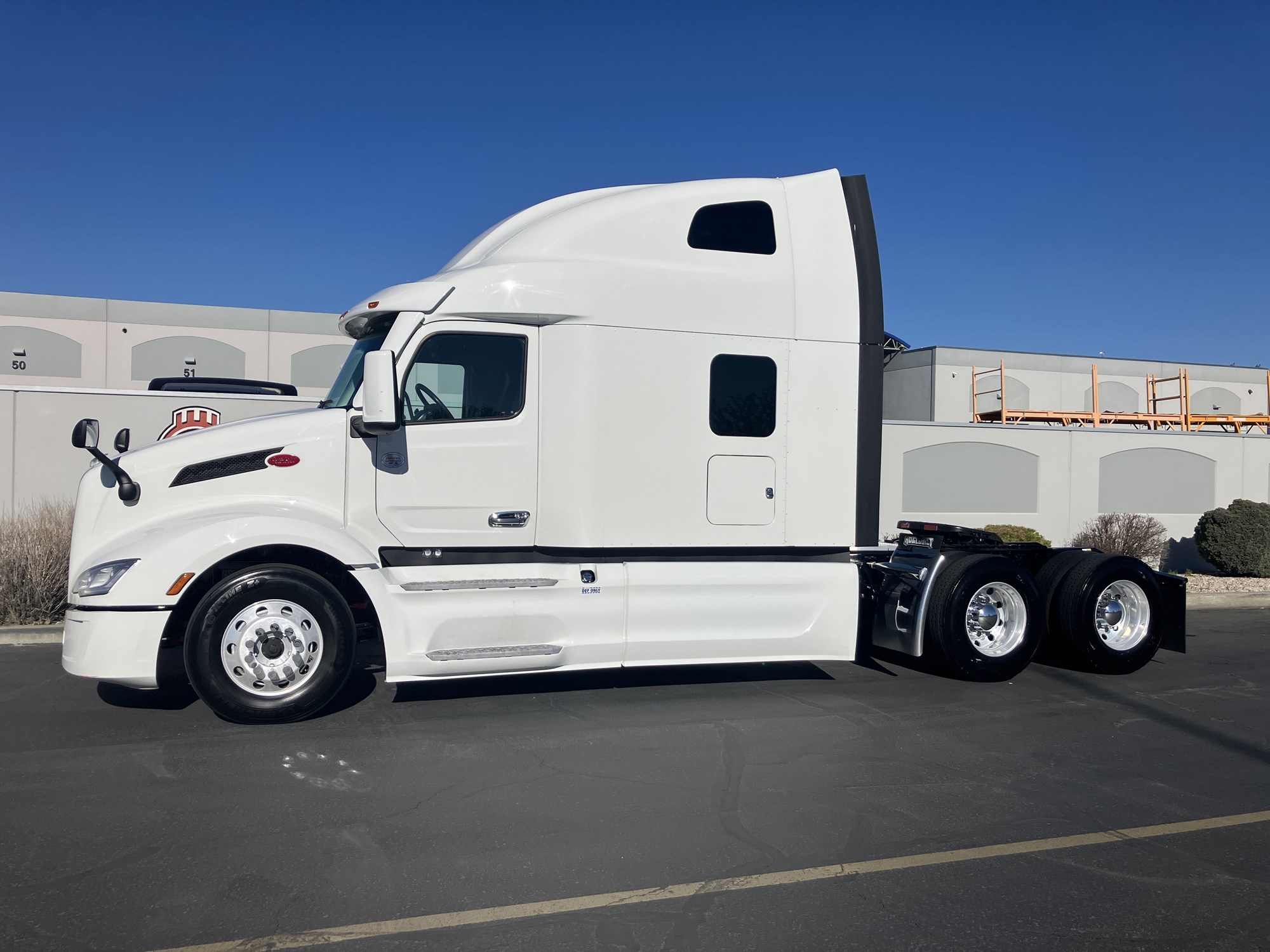 2022 Peterbilt - image 1