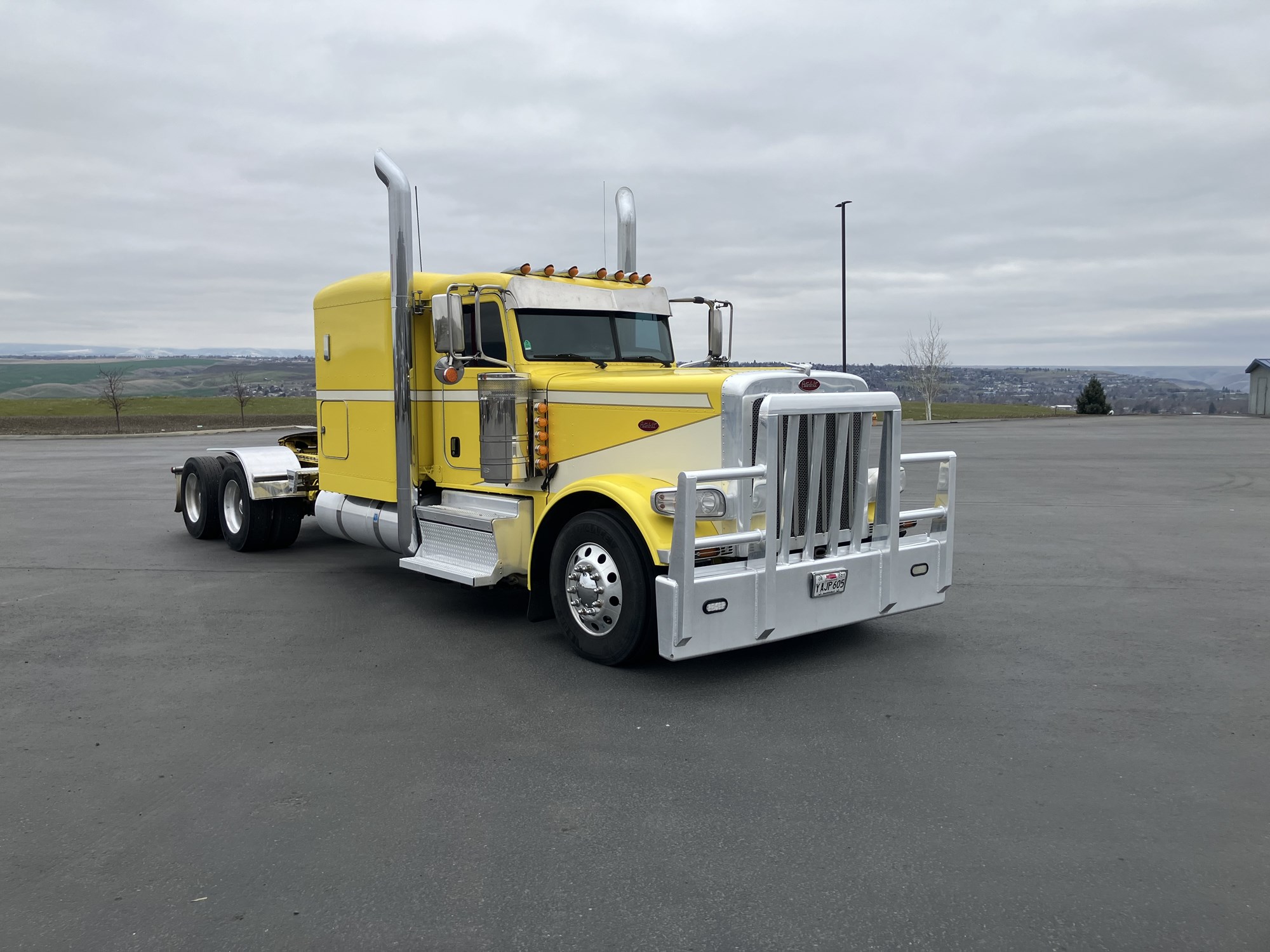 2022 Peterbilt — photo 2