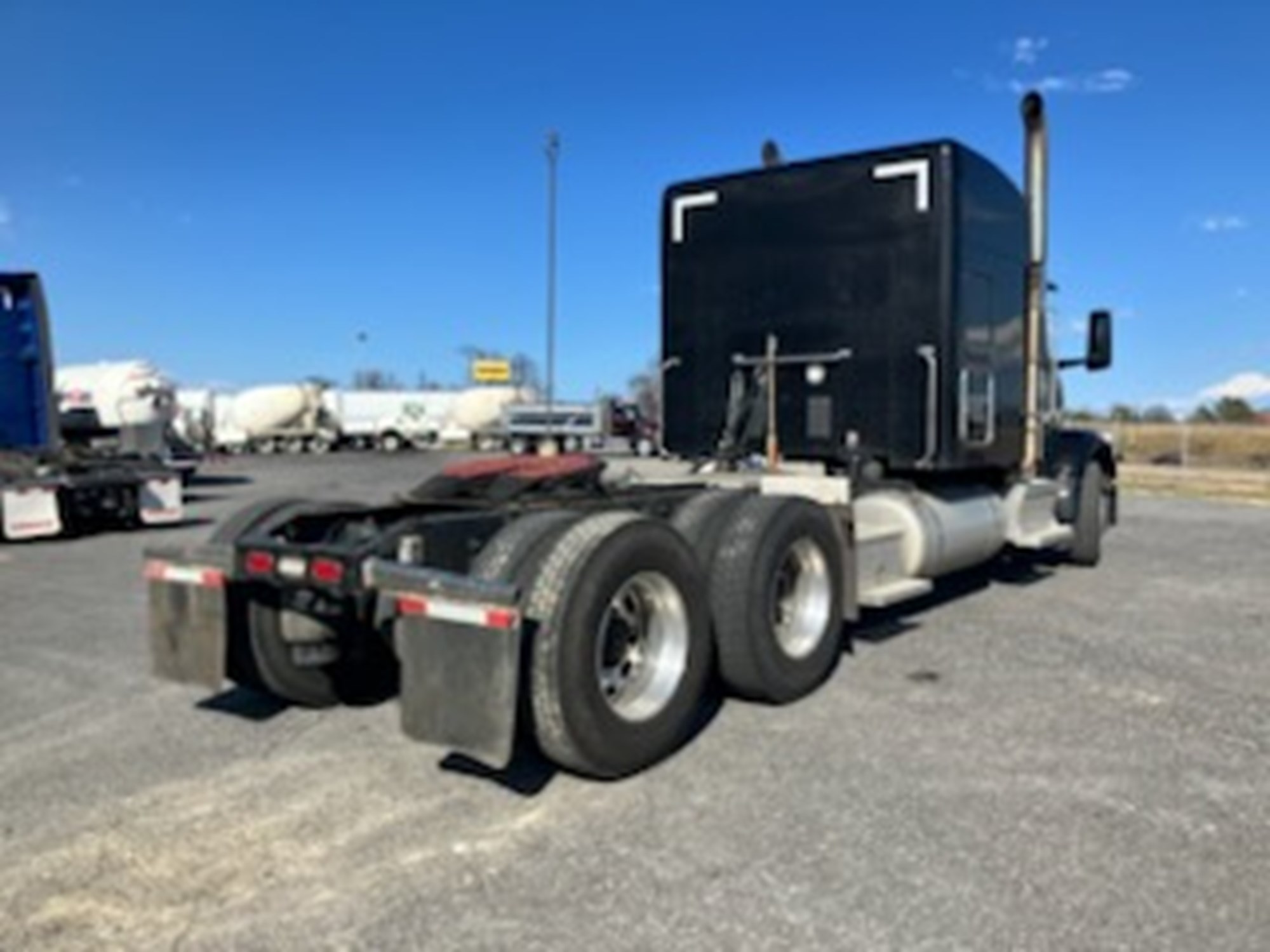 2022 Peterbilt 567 - image 5 of 6