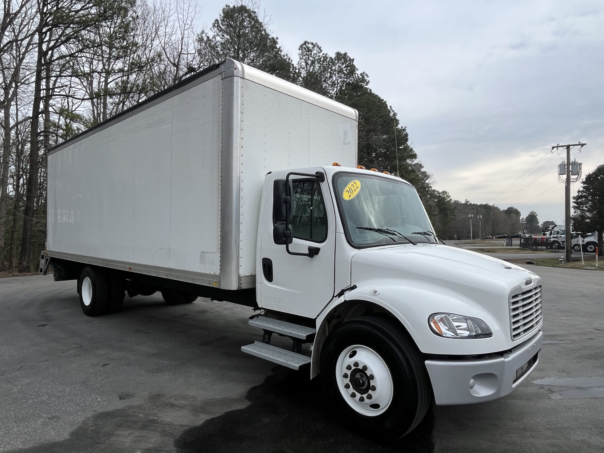 2022 Freightliner M2 - image 3 of 6