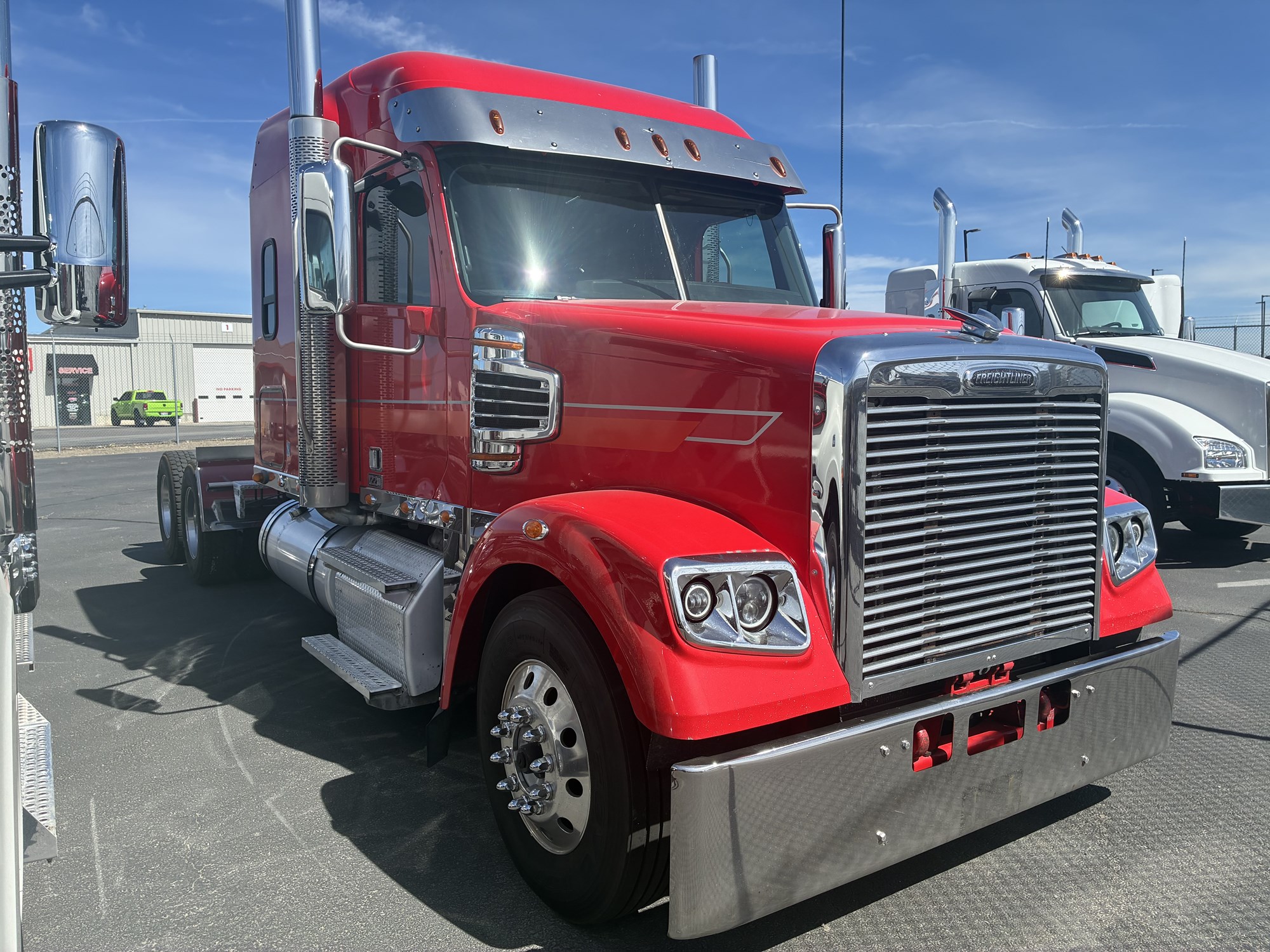 2022 Freightliner Coronado - image 2 of 6