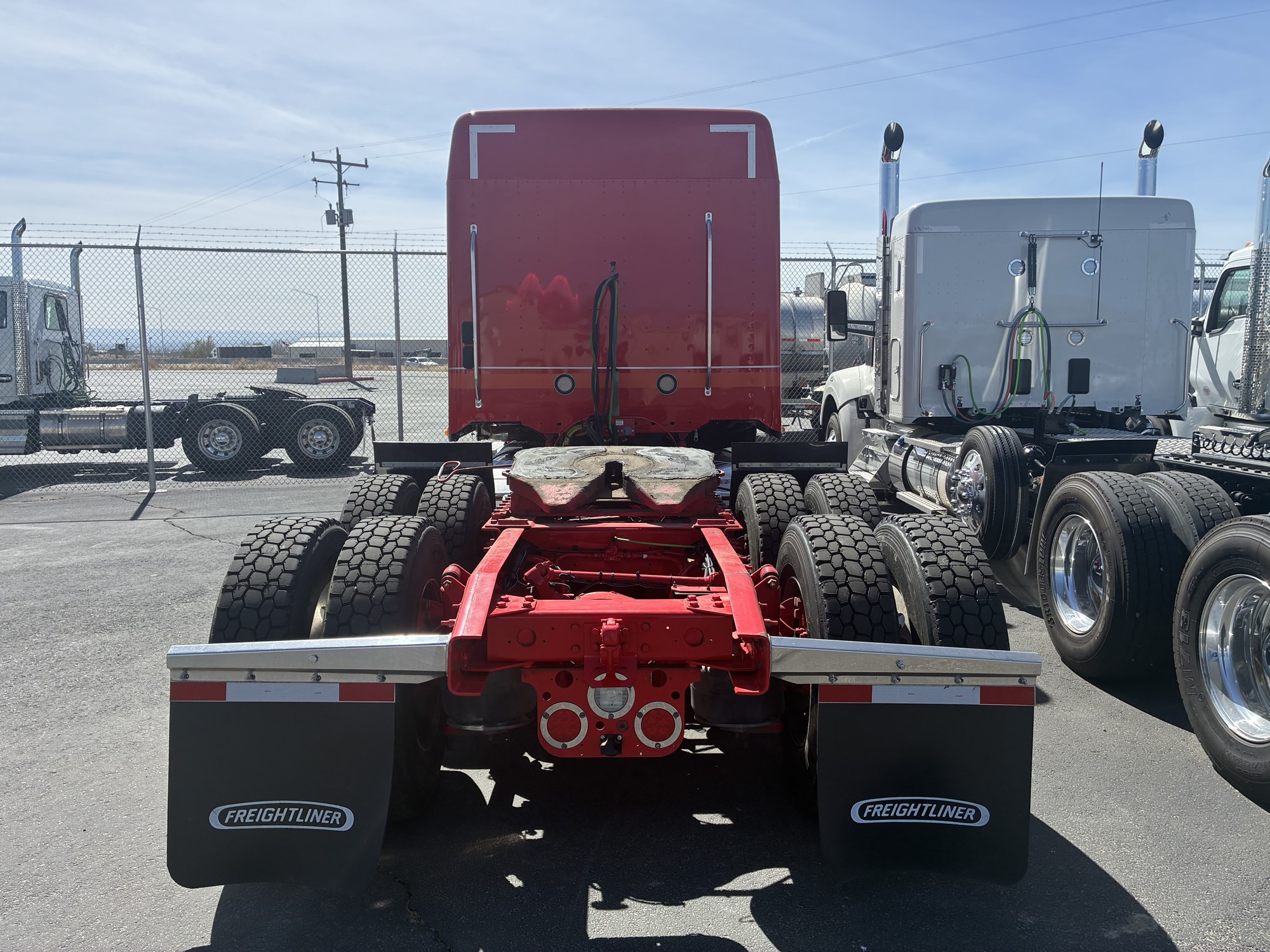 2022 Freightliner Coronado - image 3 of 6