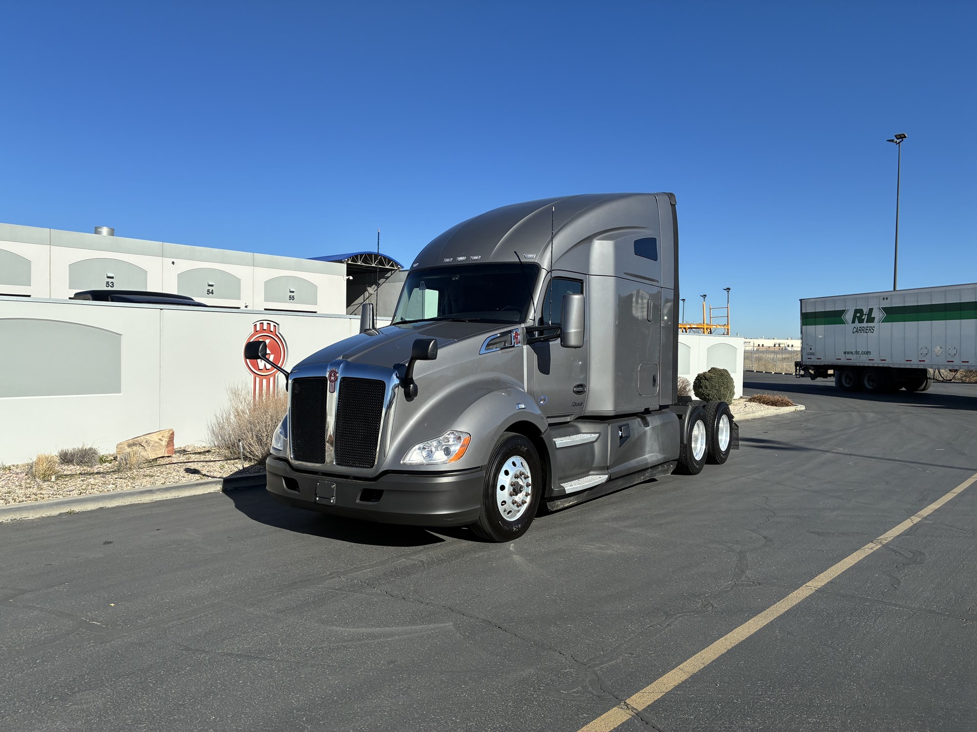 2022 Kenworth T680 - image 2