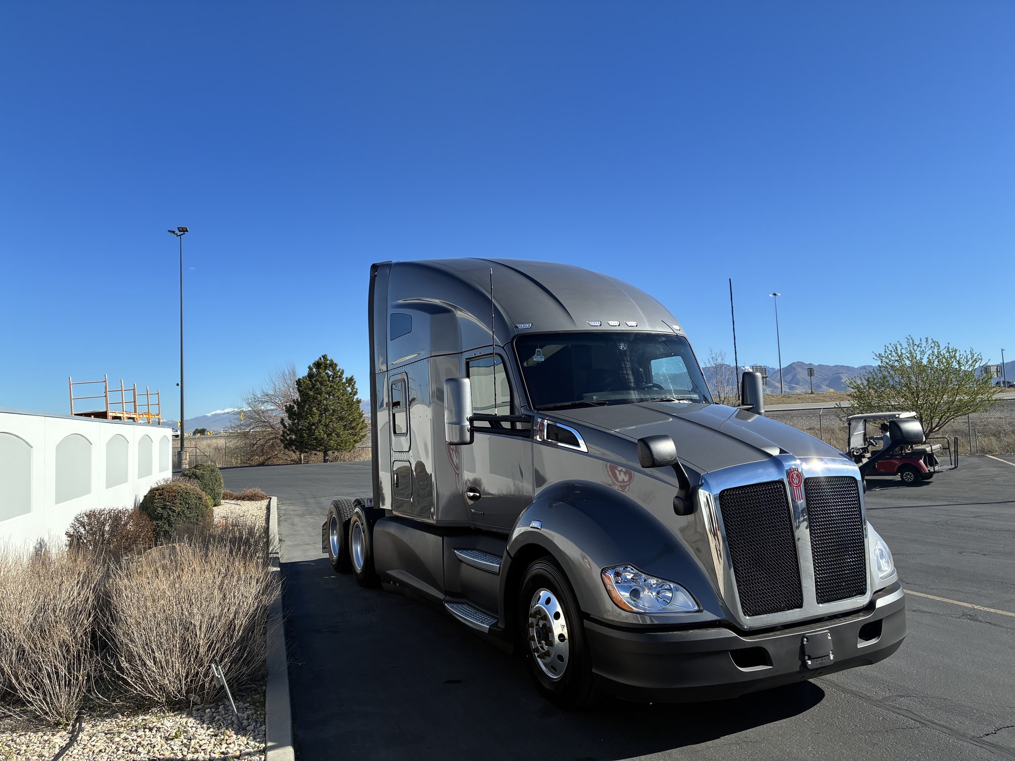2022 Kenworth T680 - image 4