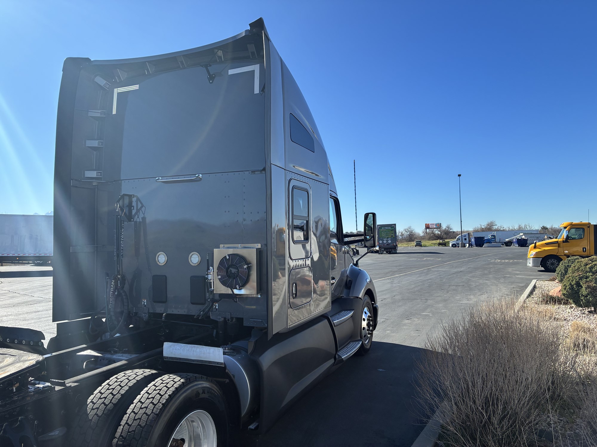 2022 Kenworth T680 - image 6